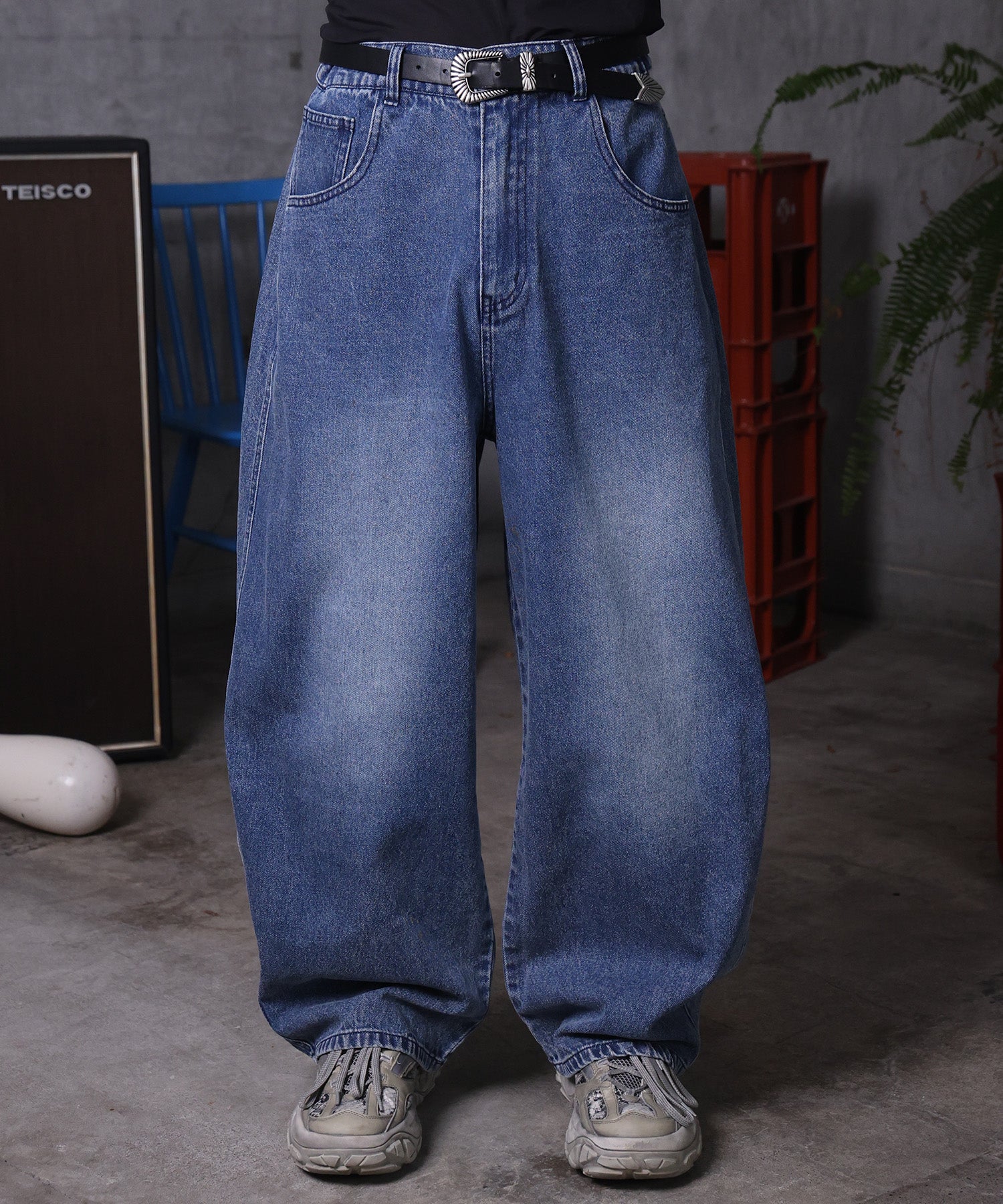 バレルレッグ ウォッシュ デニムパンツ