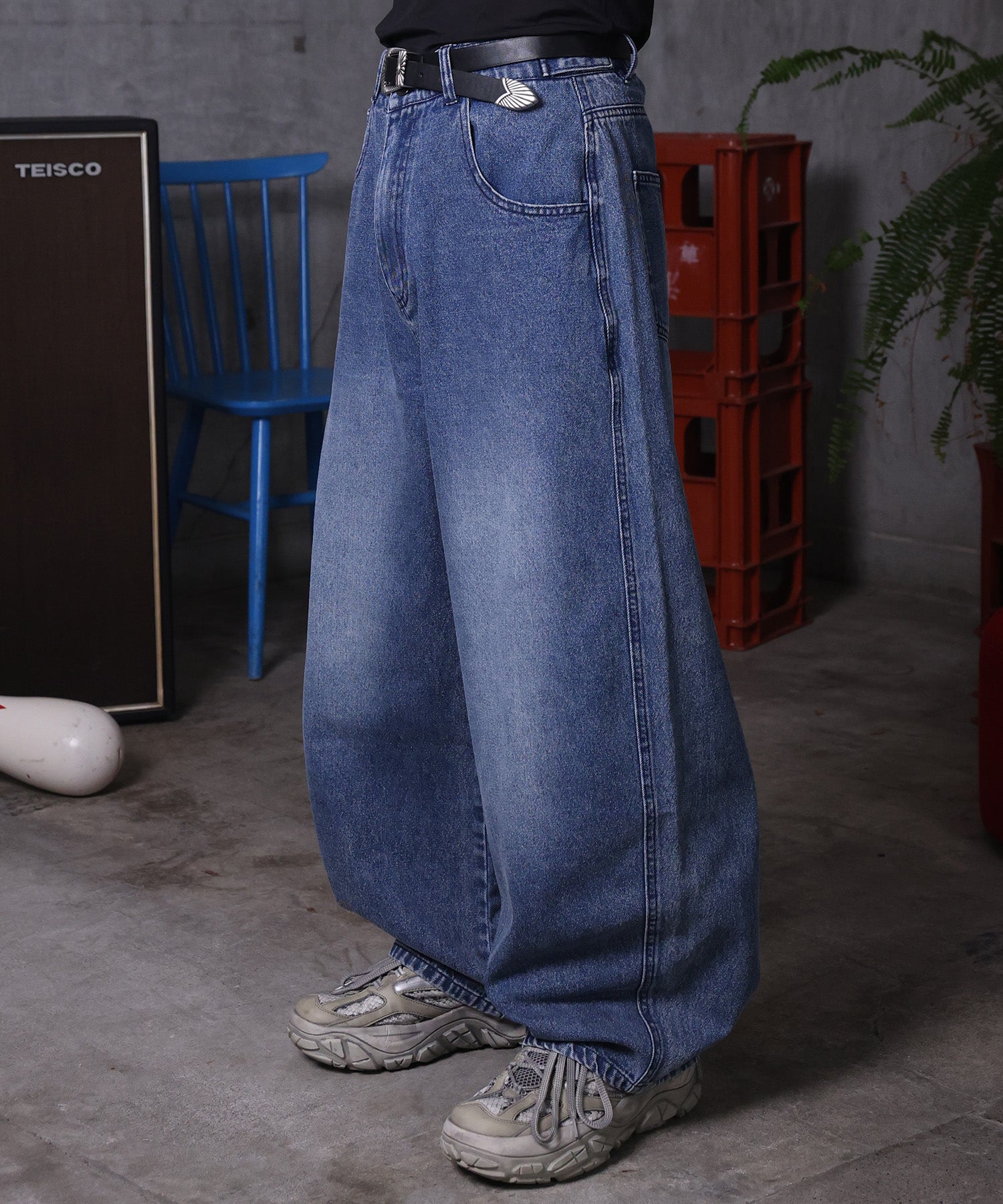 バレルレッグ ウォッシュ デニムパンツ