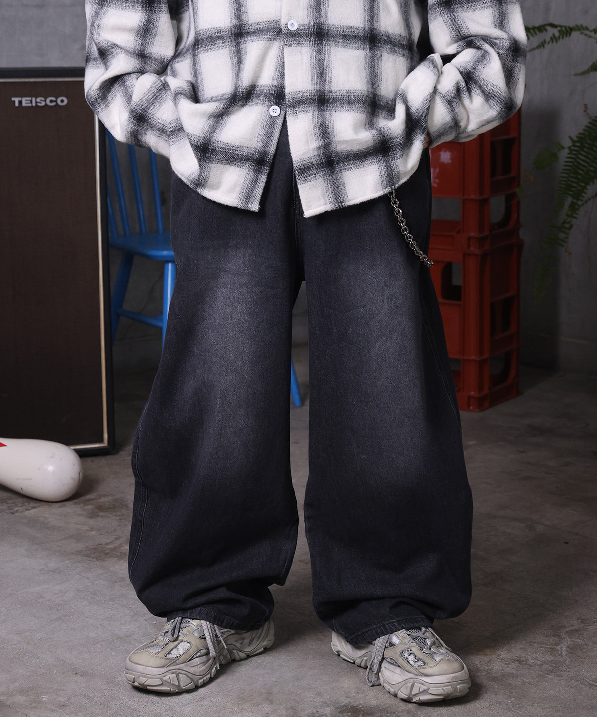 バレルレッグ ウォッシュ デニムパンツ