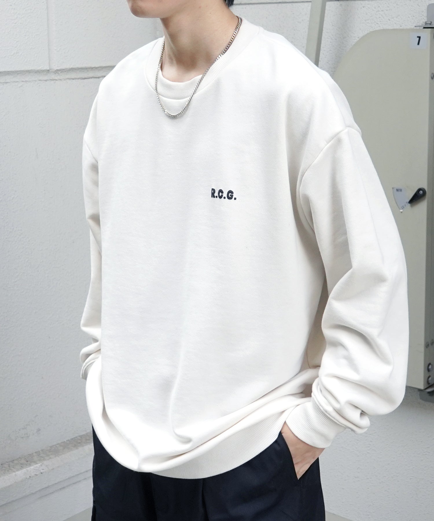 【RED CAP GIRL】25SS ビッグシルエット フロント発泡プリント プルオーバースウェット