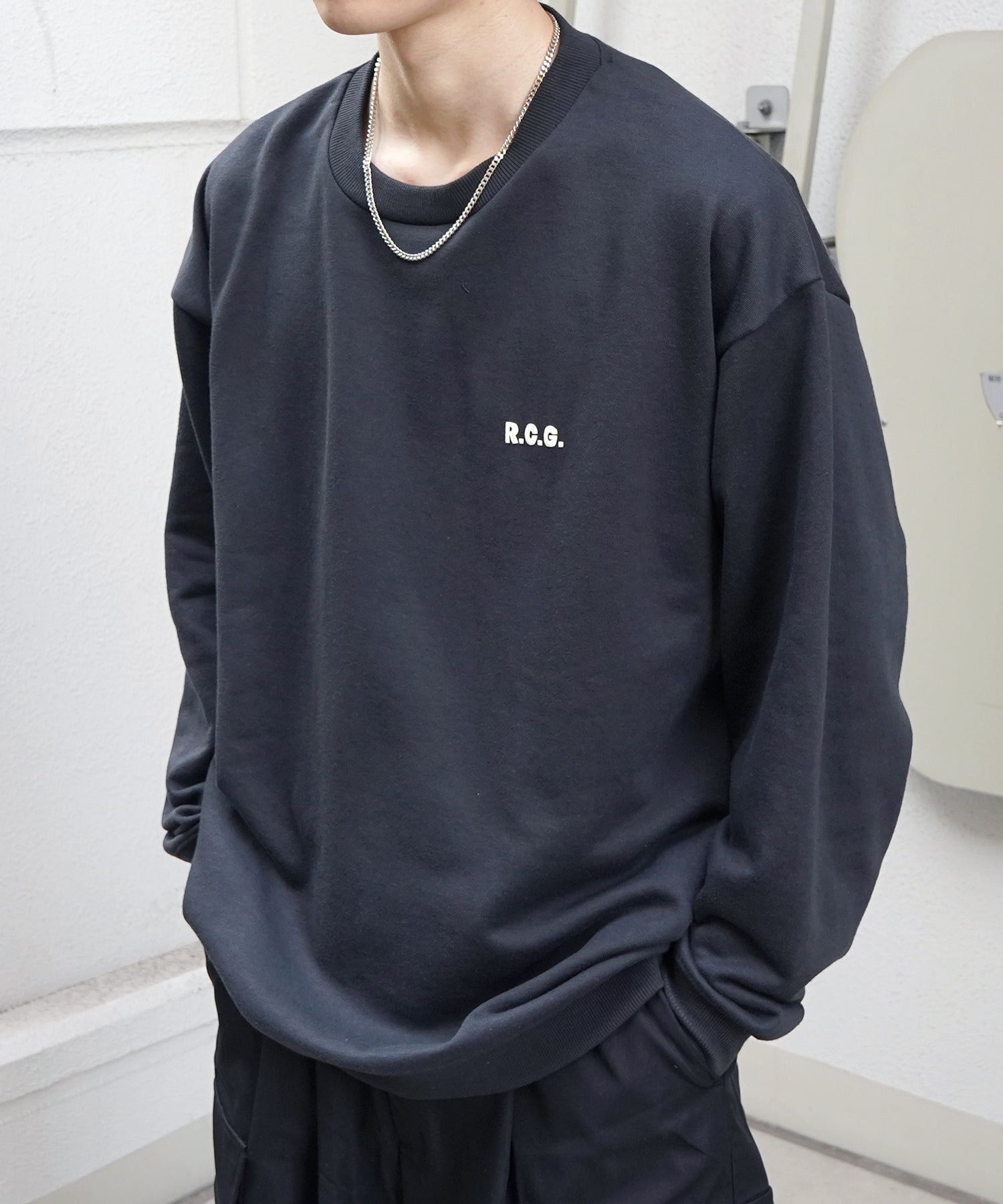 【RED CAP GIRL】25SS ビッグシルエット フロント発泡プリント プルオーバースウェット