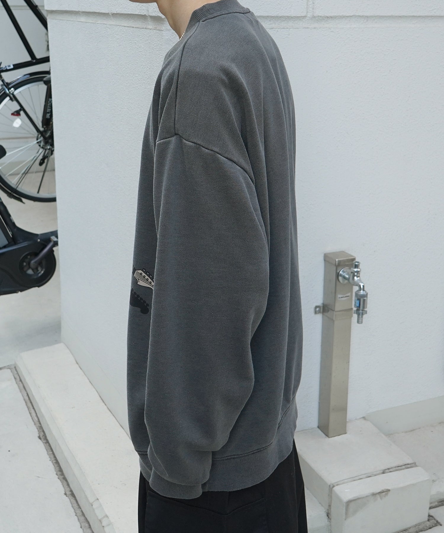 【RED CAP GIRL】24SS ビッグシルエット ピグメント加工 フロントイラストプリント プルオーバースウェット
