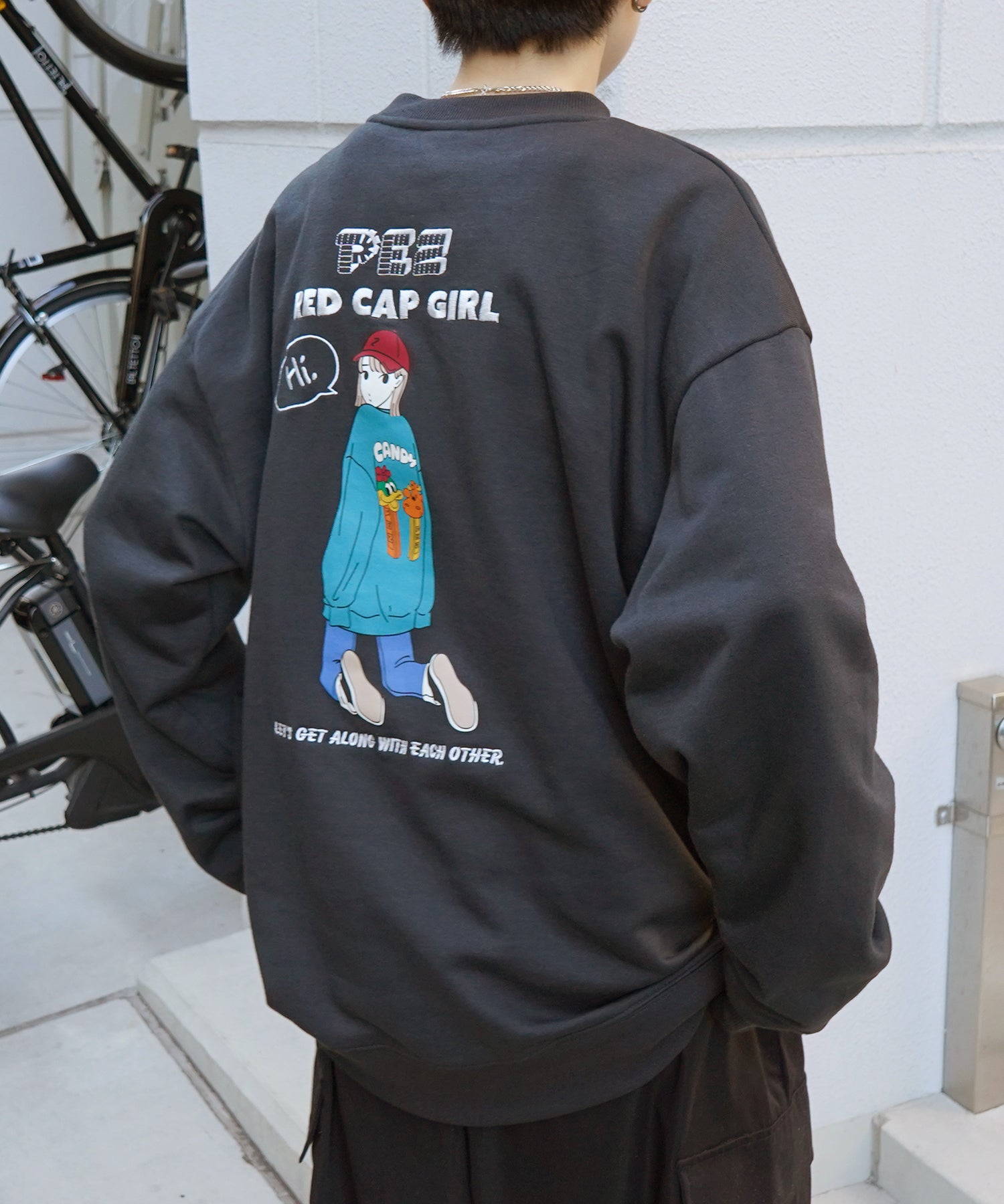 【PEZ × RED CAP GIRL】コラボ 25SS ビッグシルエット バックプリント刺繍 プルオーバースウェット