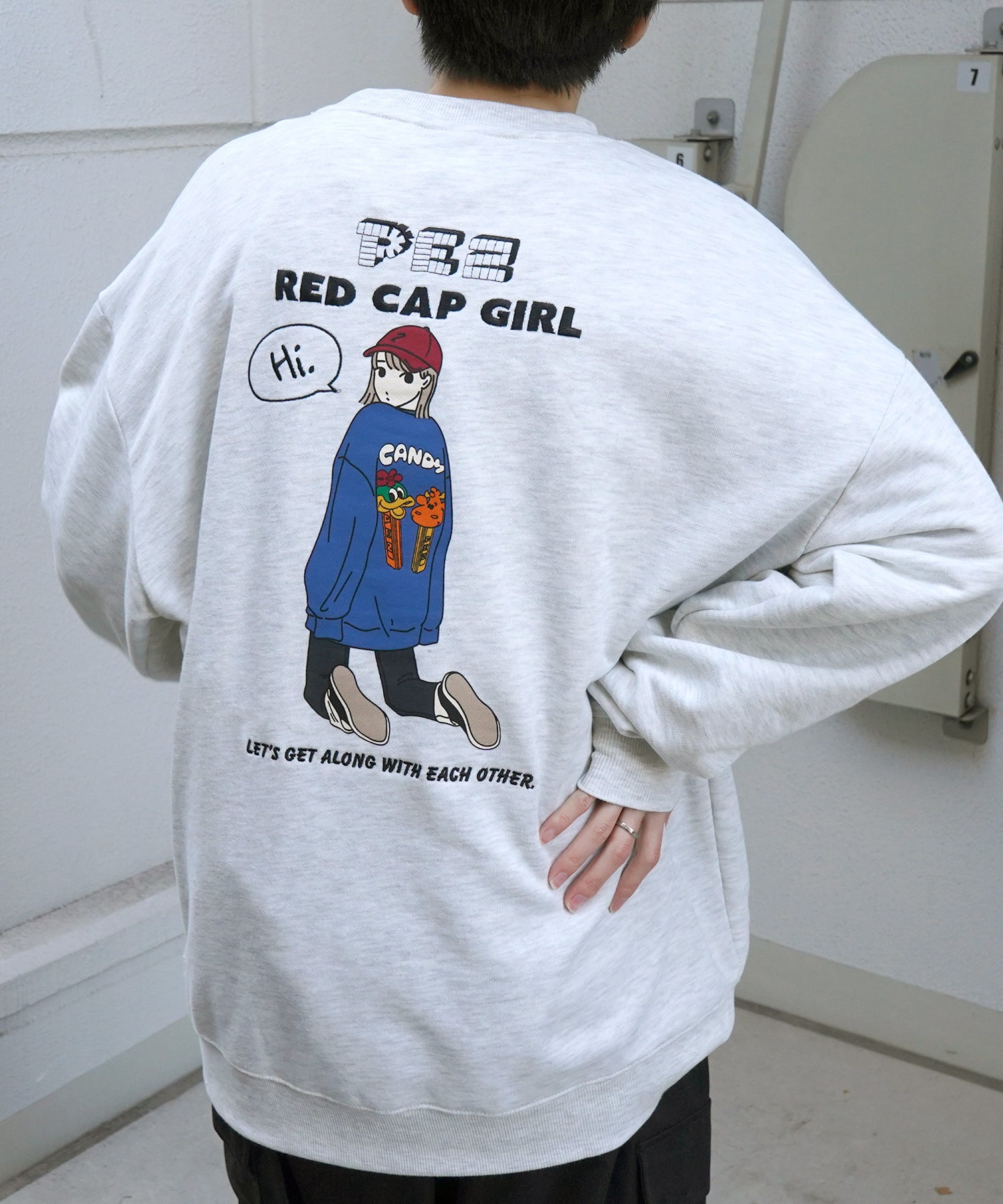 【PEZ × RED CAP GIRL】コラボ 25SS ビッグシルエット バックプリント刺繍 プルオーバースウェット