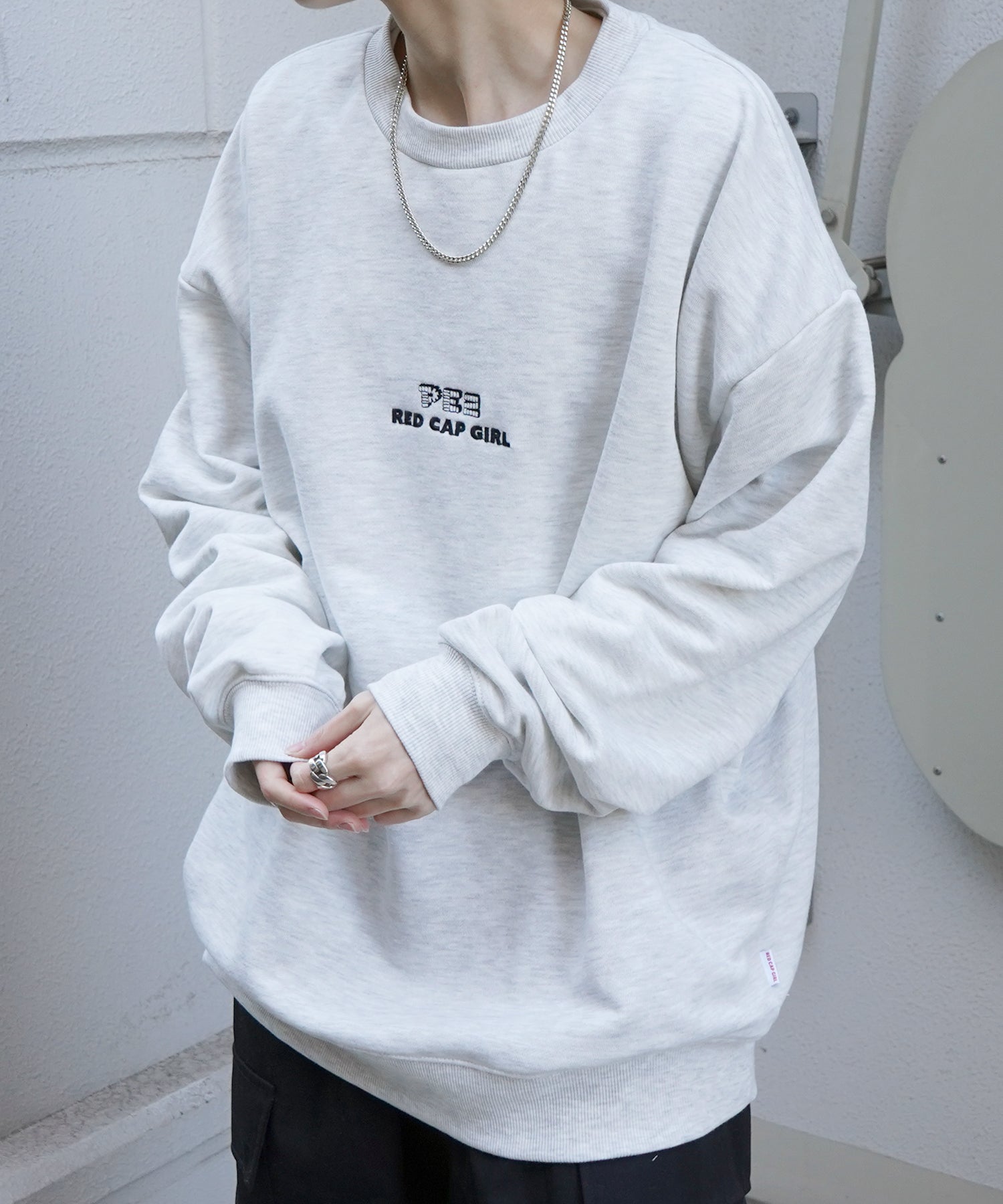 【PEZ × RED CAP GIRL】コラボ 25SS ビッグシルエット バックプリント刺繍 プルオーバースウェット