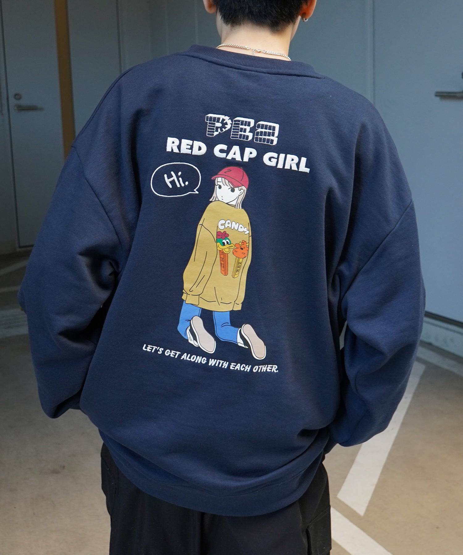 【PEZ × RED CAP GIRL】コラボ 25SS ビッグシルエット バックプリント刺繍 プルオーバースウェット