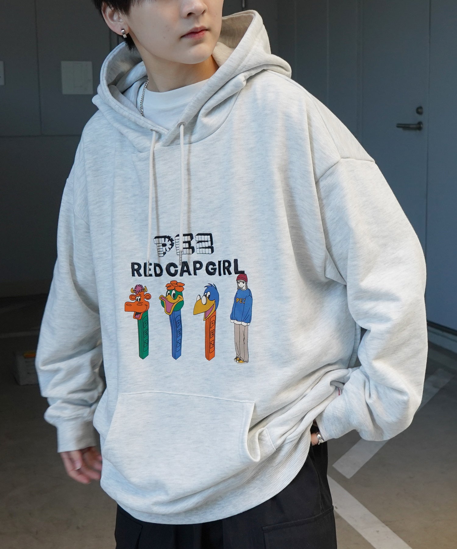 【PEZ × RED CAP GIRL】コラボ 24SS ビッグシルエット フロントプリントロゴ刺繍 プルオーバーパーカー
