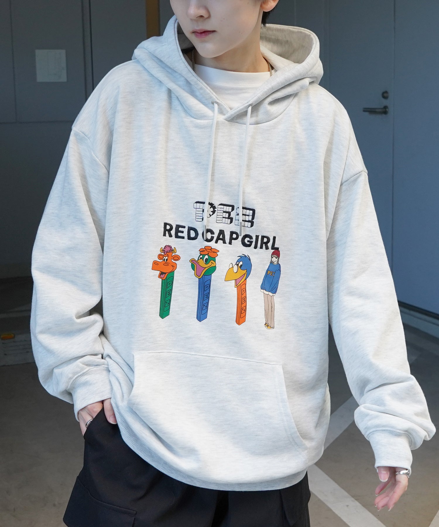 【PEZ × RED CAP GIRL】コラボ 24SS ビッグシルエット フロントプリントロゴ刺繍 プルオーバーパーカー