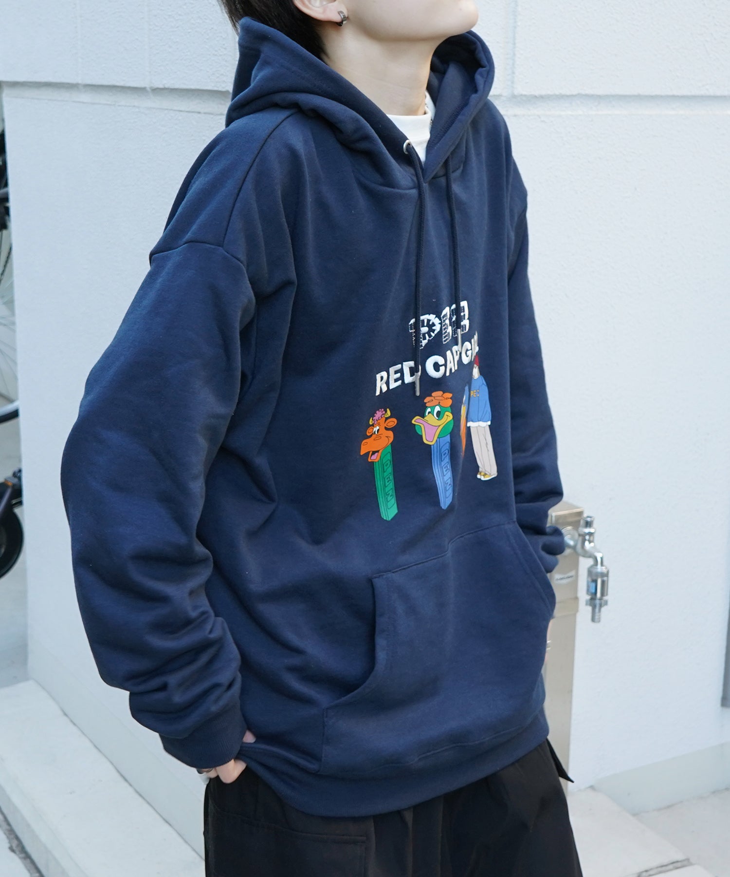 【PEZ × RED CAP GIRL】コラボ 24SS ビッグシルエット フロントプリントロゴ刺繍 プルオーバーパーカー