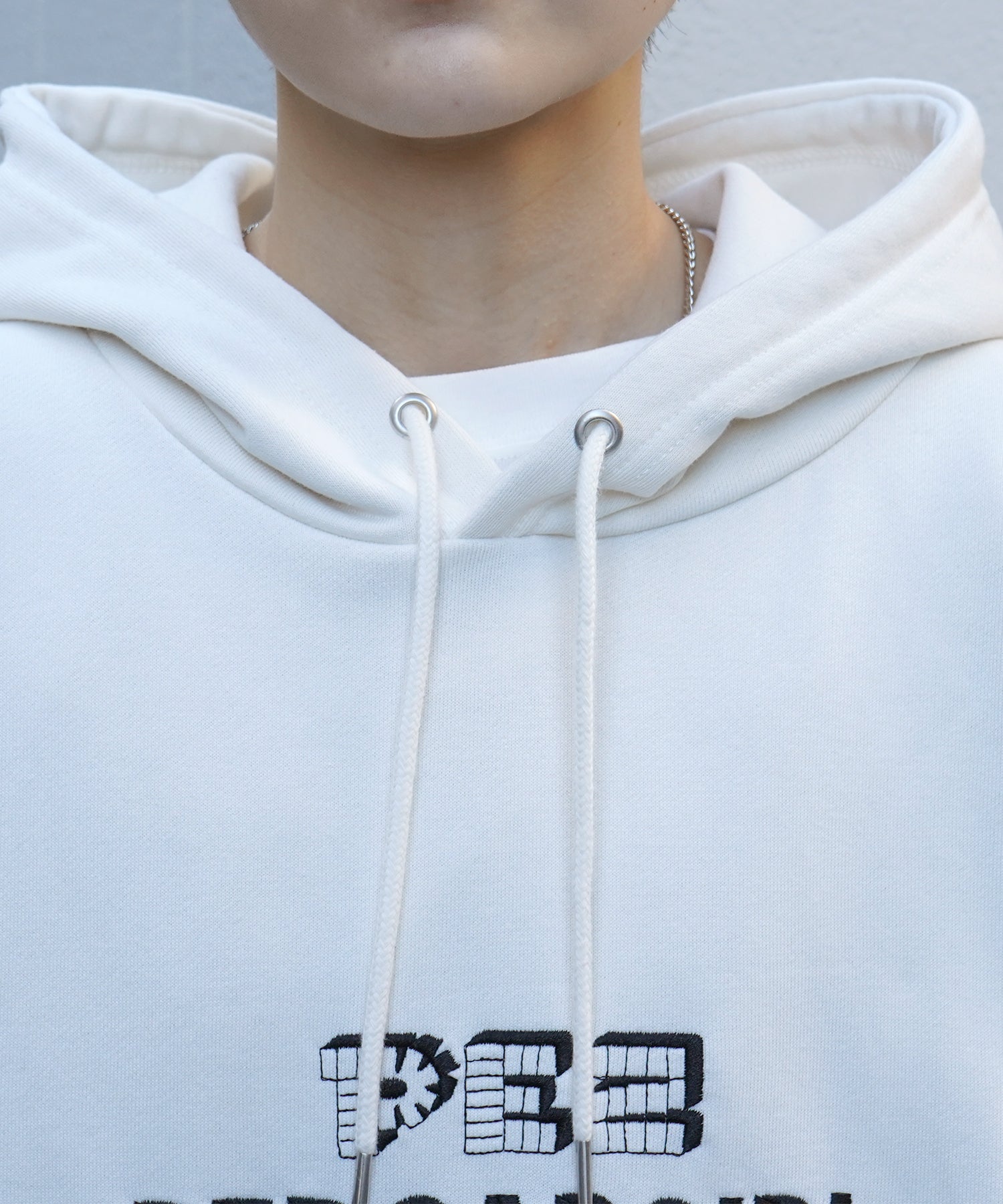 【PEZ × RED CAP GIRL】コラボ 24SS ビッグシルエット フロントプリントロゴ刺繍 プルオーバーパーカー