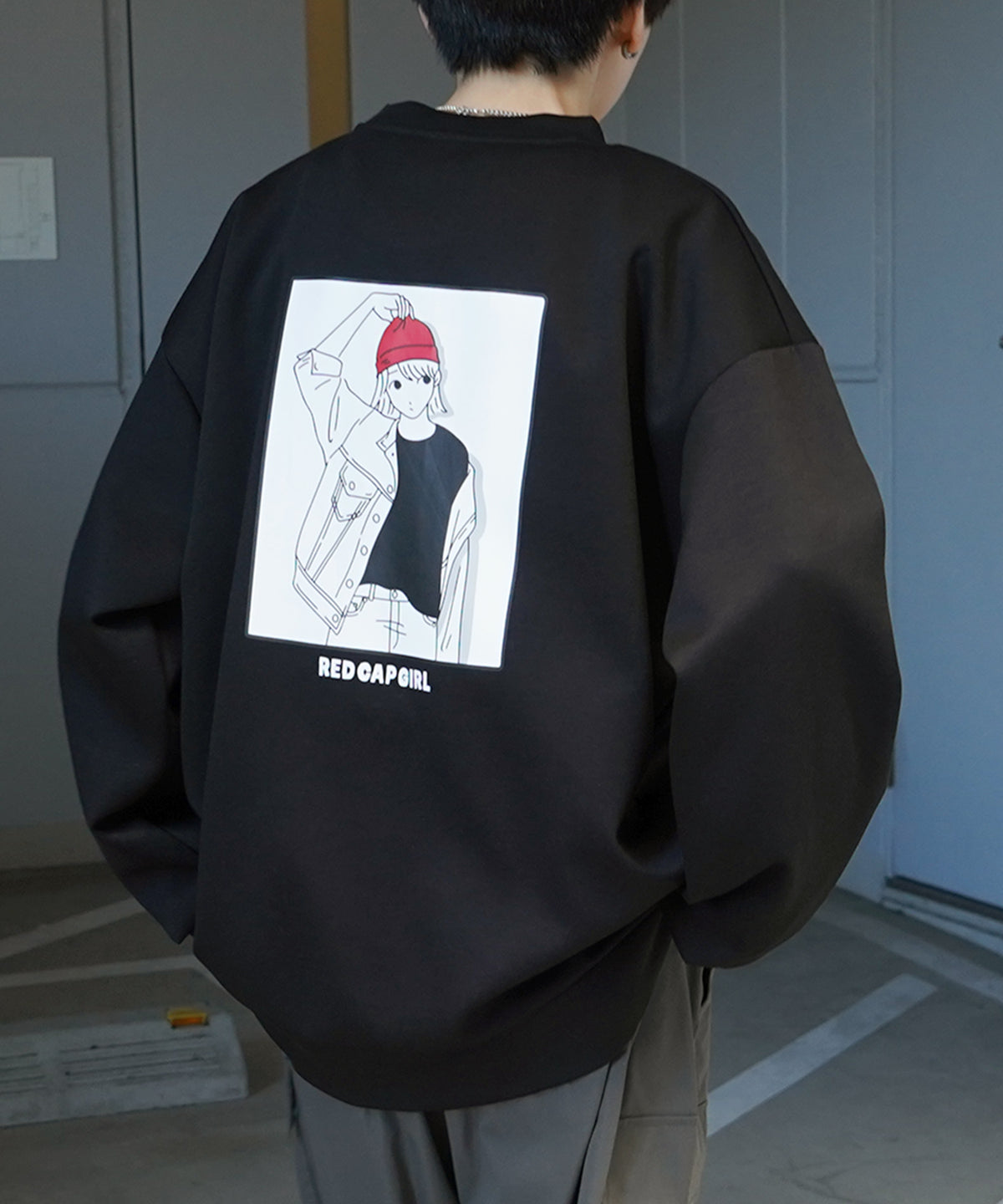 【RED CAP GIRL】25SS ビッグシルエット とろみポンチ 落ち感ドレープ バックプリント ダンボールニットプルオーバースウェット