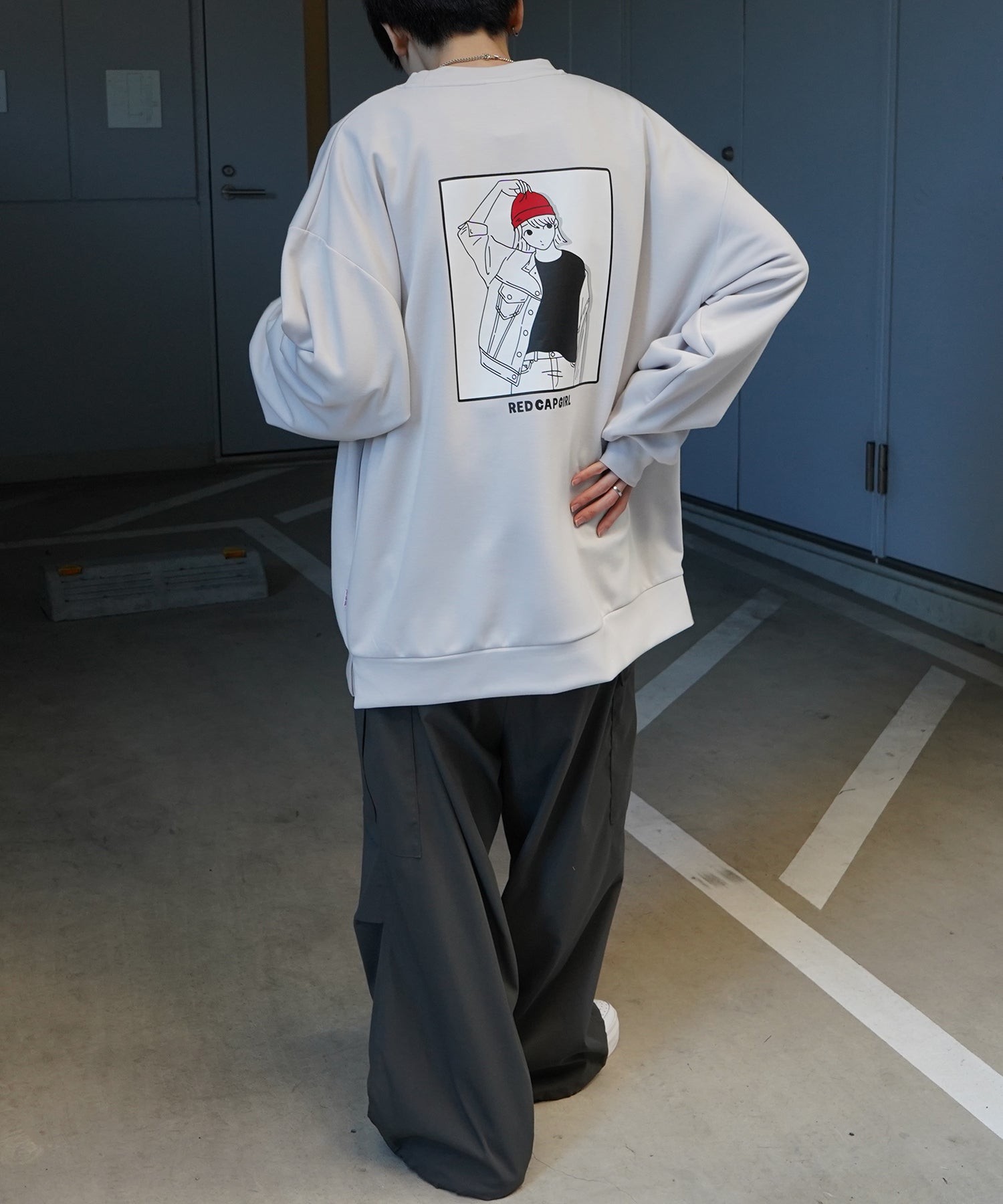 【RED CAP GIRL】25SS ビッグシルエット とろみポンチ 落ち感ドレープ バックプリント ダンボールニットプルオーバースウェット