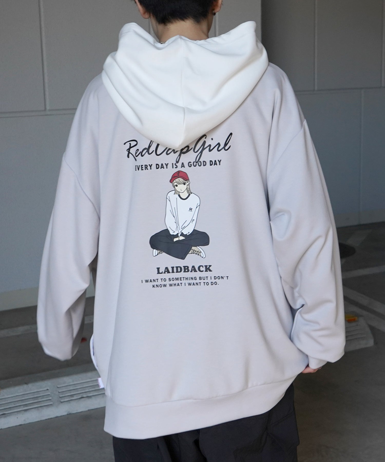 【RED CAP GIRL】24SS ビッグシルエット とろみポンチ 落ち感ドレープ 配色フード バックプリント ダンボールニットプルオーバーパーカー