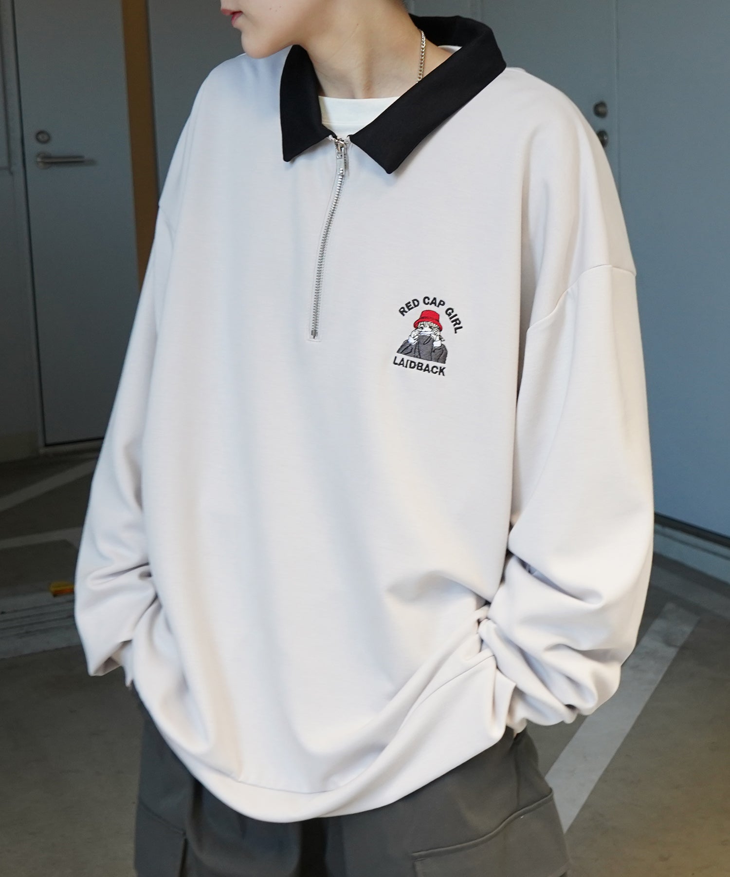 【RED CAP GIRL】25SS ビッグシルエット ドレープとろみ ダンボールニット ワンポイント刺繍ポンチハーフジップ