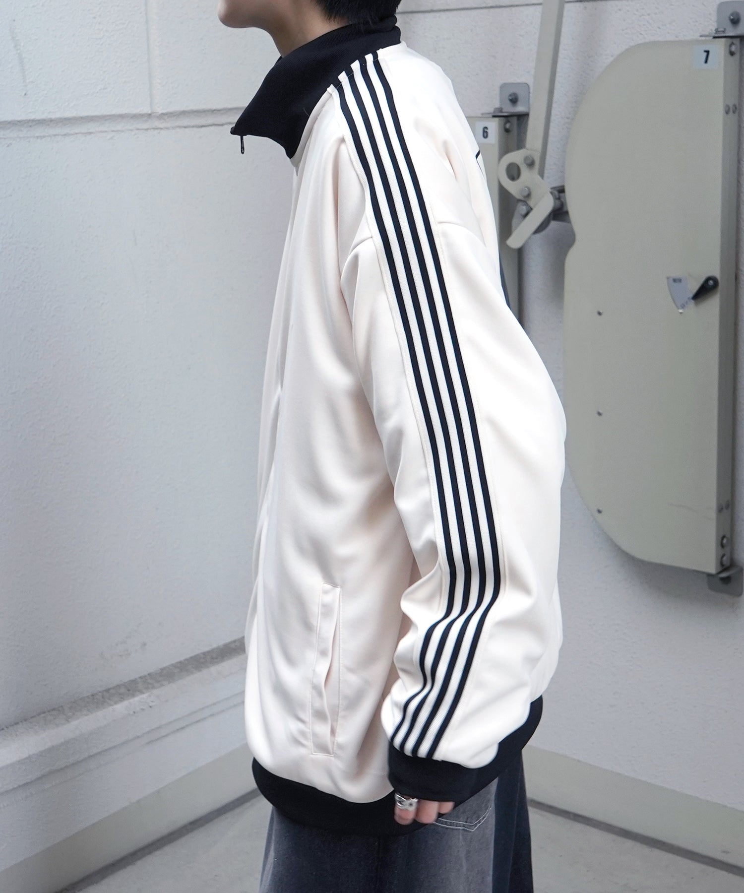 25SS【RED CAP GIRL】セットアップ対応 ビッグシルエット バックプリント 袖ライン ジャージトラックジャケット