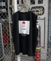 【RED CAP GIRL】24SS とろみドレープ バックプリント ノースリーブ ポンチカットソー