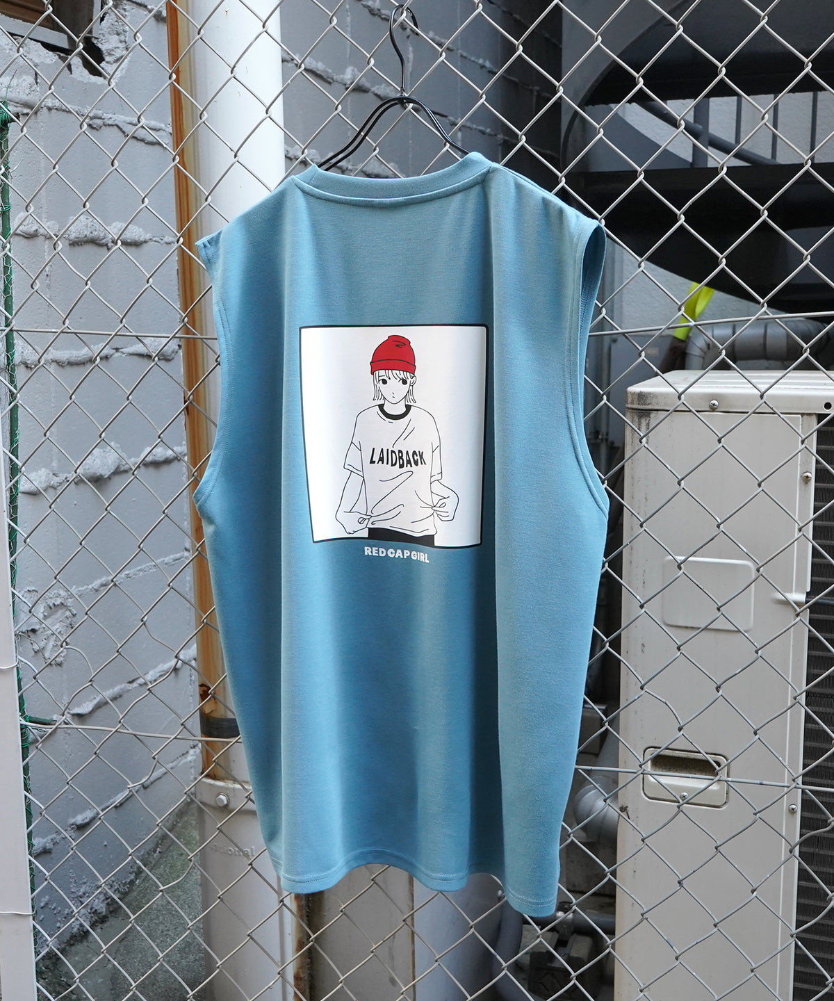 【RED CAP GIRL】25SS とろみドレープ バックプリント ノースリーブ ポンチカットソー