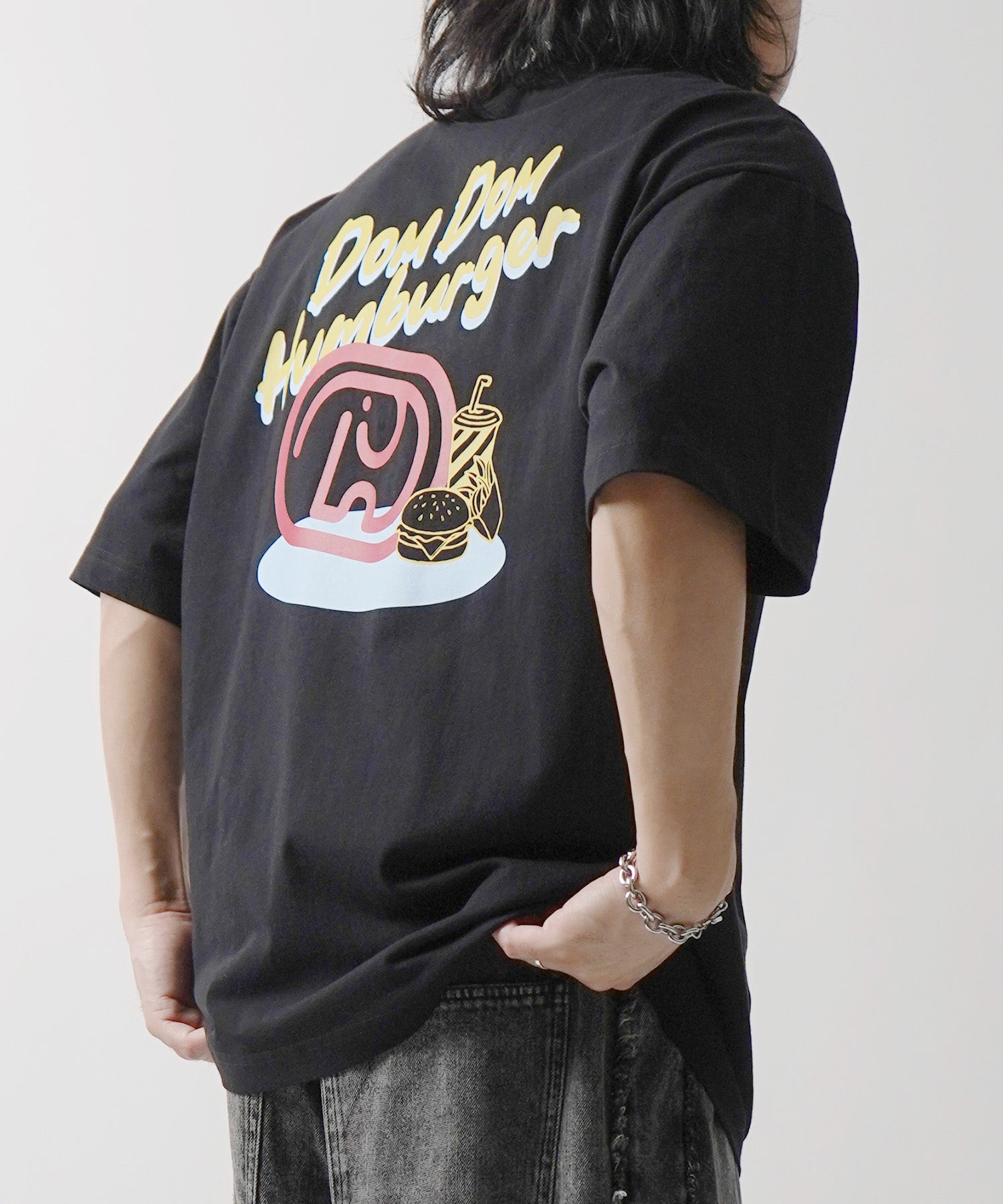 25SS 【DOMDOM / ドムドムハンバーガー】 ビッグシルエット バックプリント半袖Tシャツ
