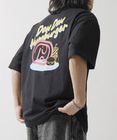 25SS 【DOMDOM / ドムドムハンバーガー】 ビッグシルエット バックプリント半袖Tシャツ