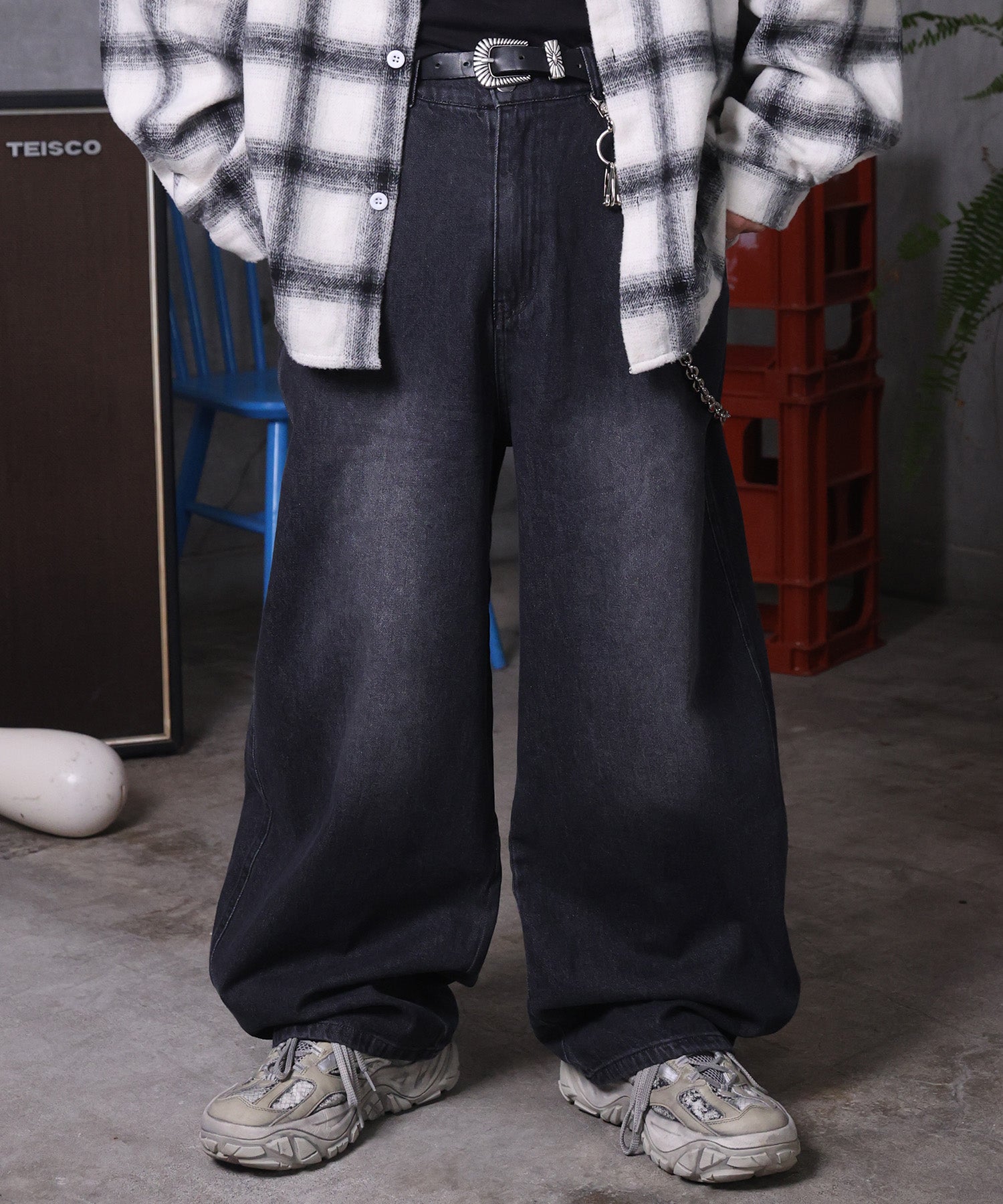 バレルレッグ ウォッシュ デニムパンツ