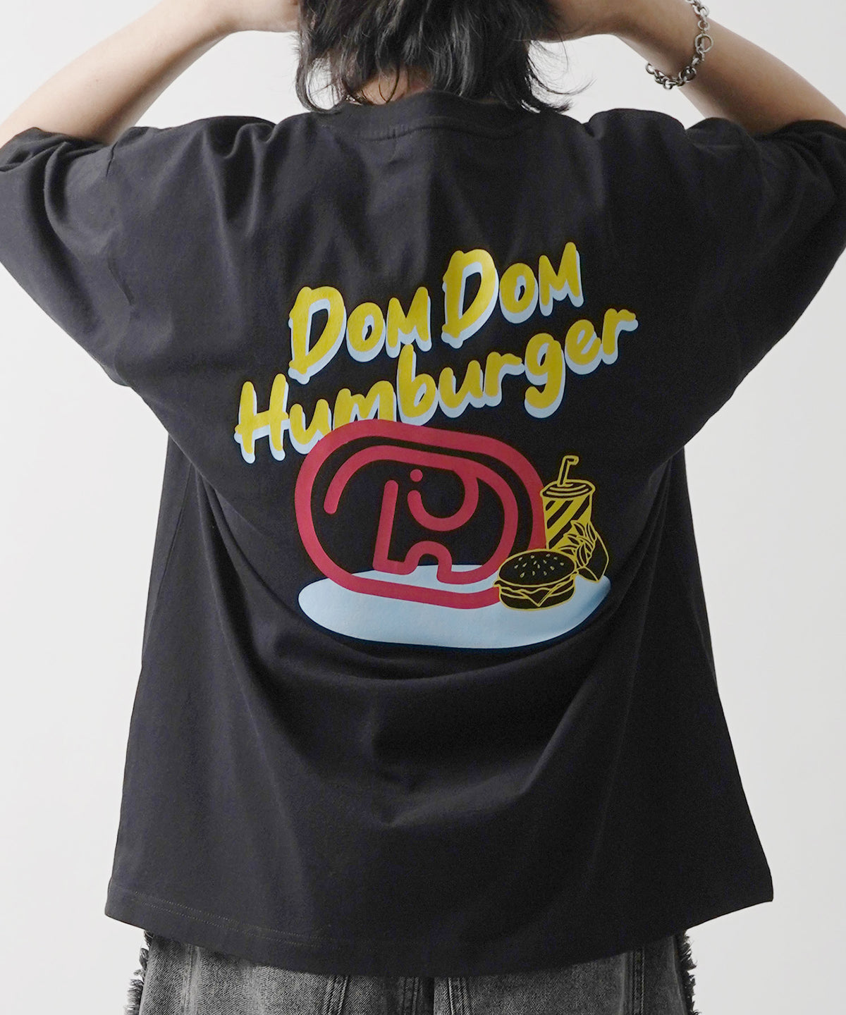 25SS 【DOMDOM / ドムドムハンバーガー】 ビッグシルエット バックプリント半袖Tシャツ