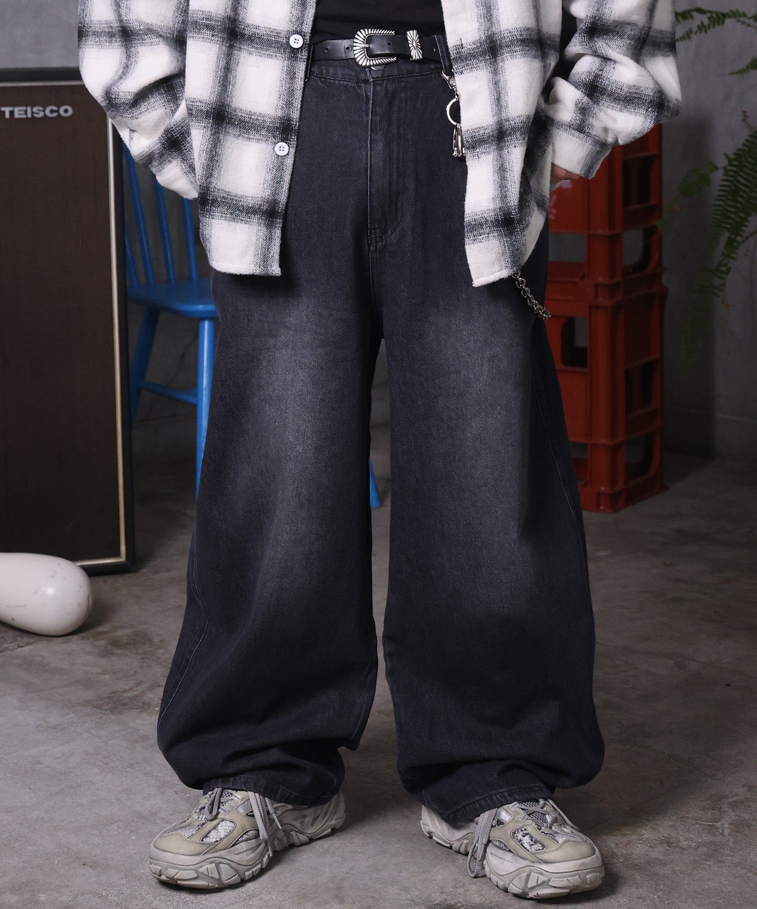 バレルレッグ ウォッシュ デニムパンツ
