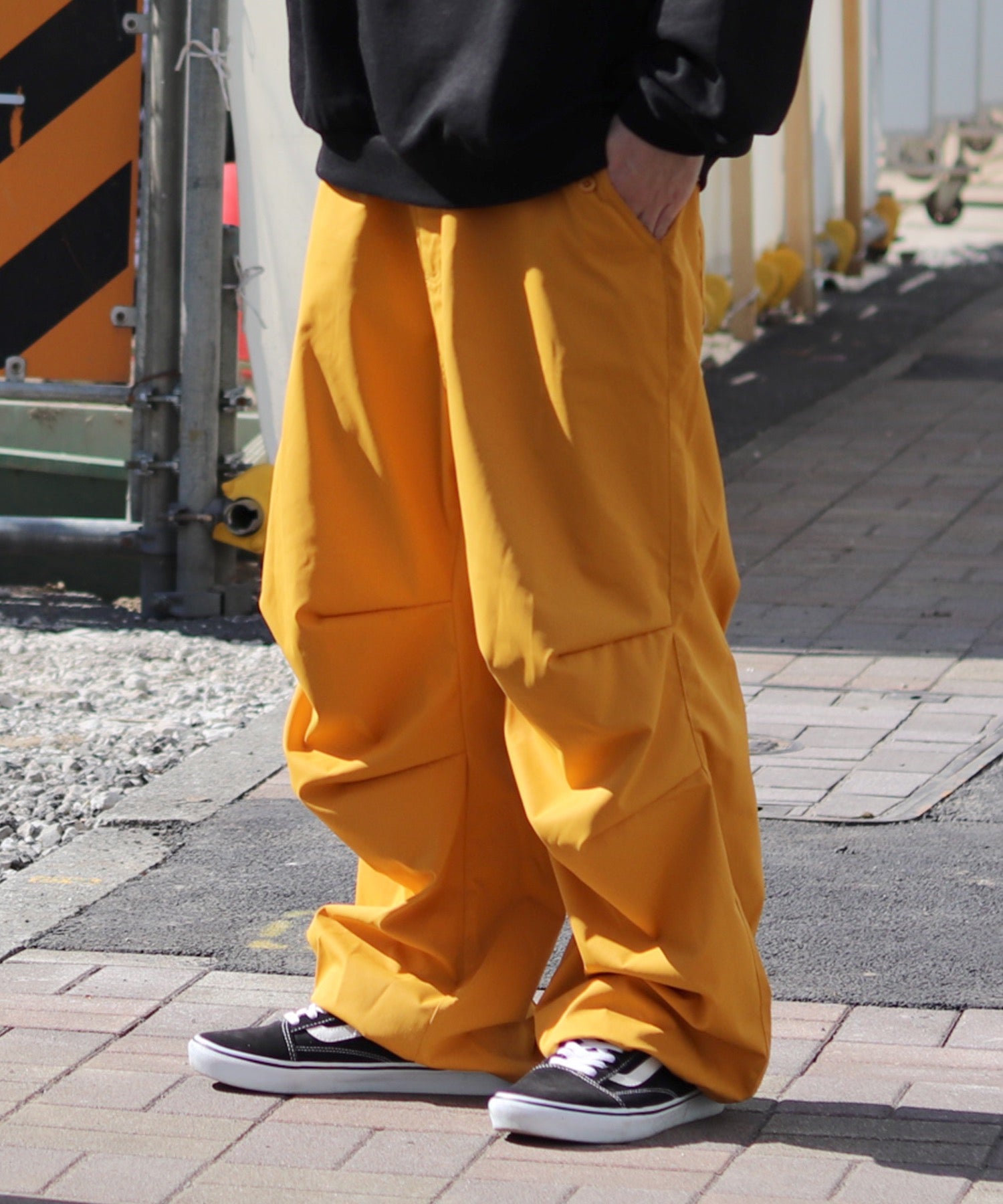 ワイドパラシュートパンツ 裾ドローコード スノーパンツ