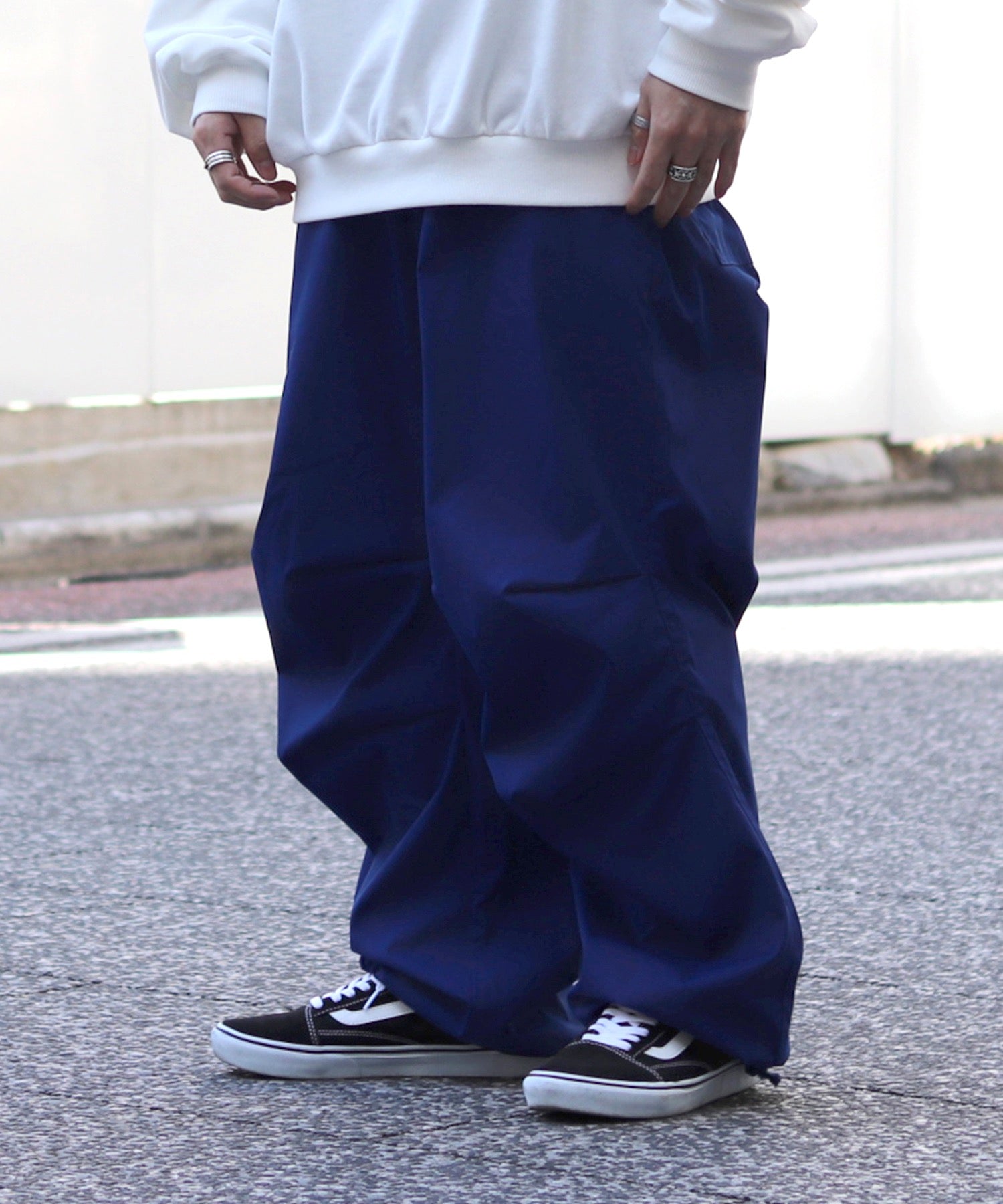 ワイドパラシュートパンツ 裾ドローコード スノーパンツ