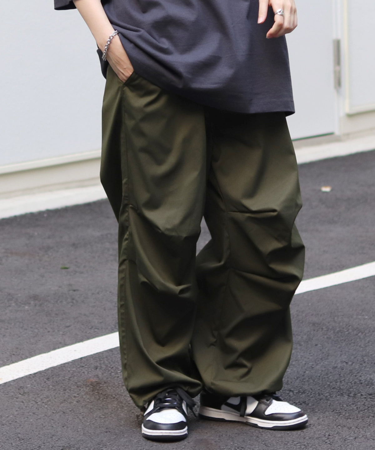 ワイドパラシュートパンツ 裾ドローコード スノーパンツ