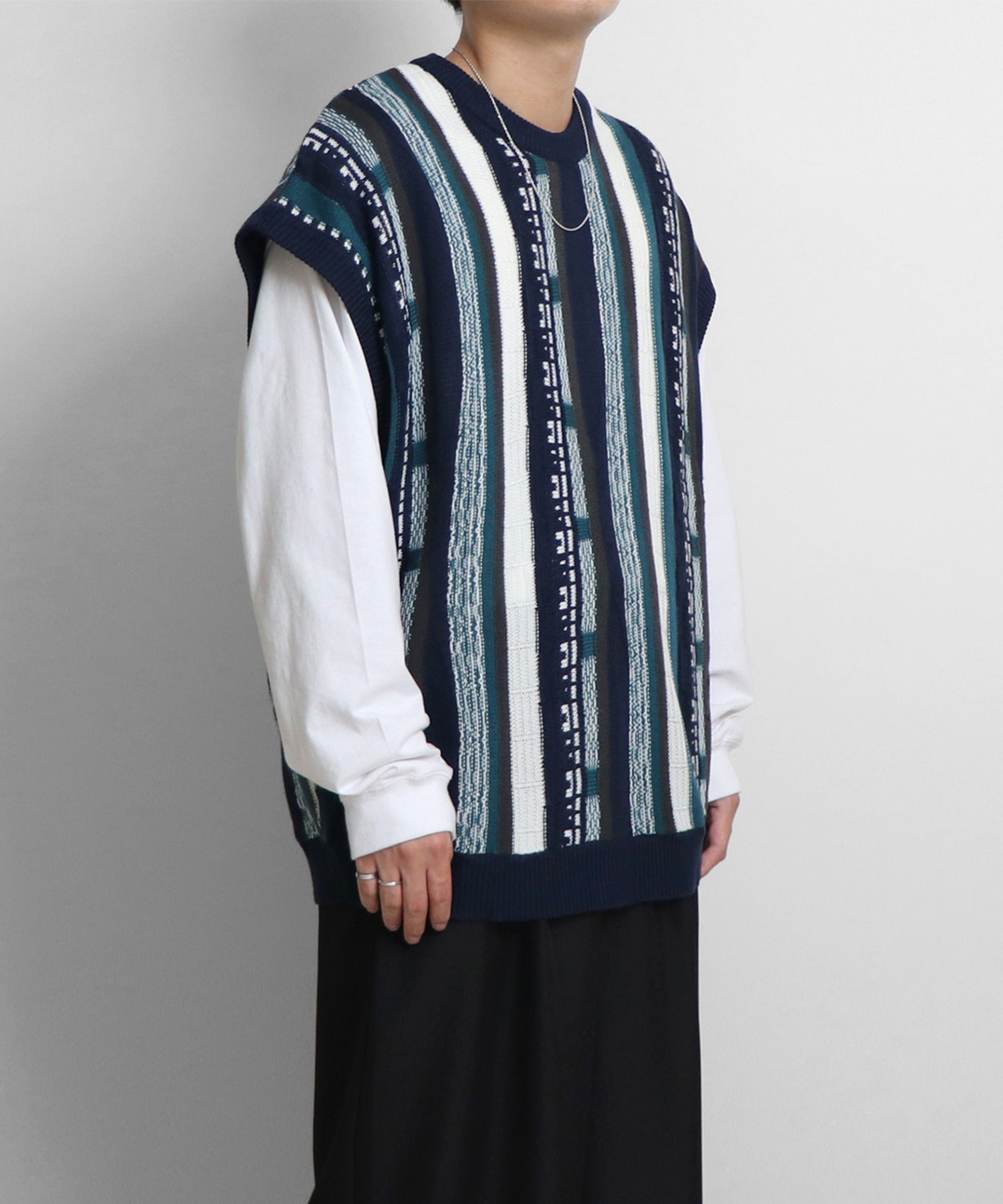 ヴィンテージライク レトロジャガードストライプ柄 3Dニット ビッグシルエット ニットベスト