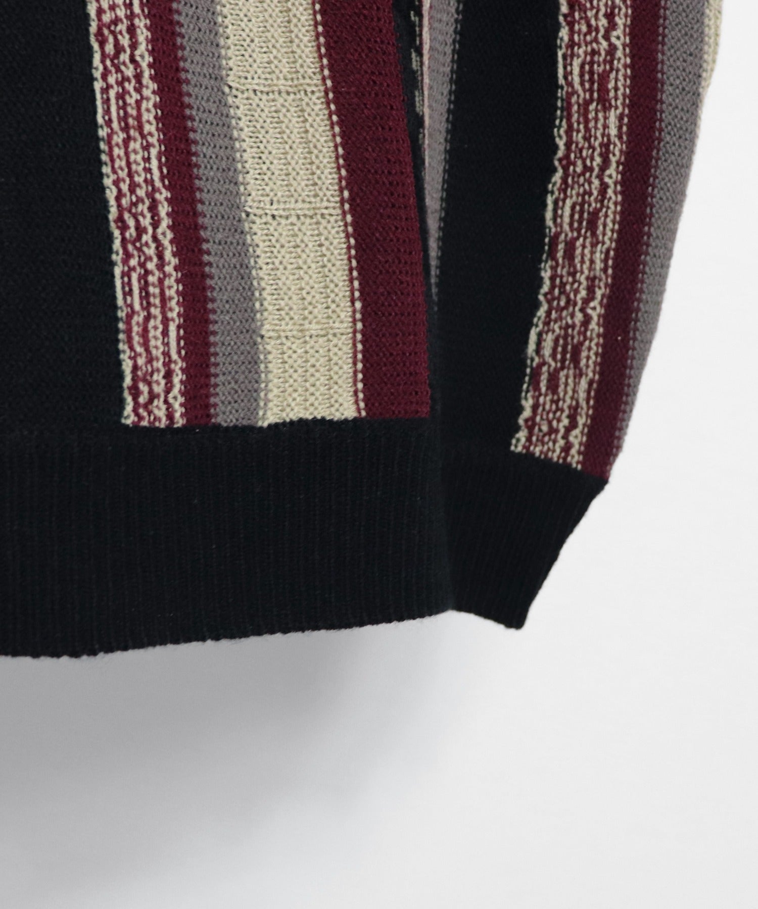 ヴィンテージライク レトロジャガードストライプ柄 3Dニット ビッグシルエット ニットベスト