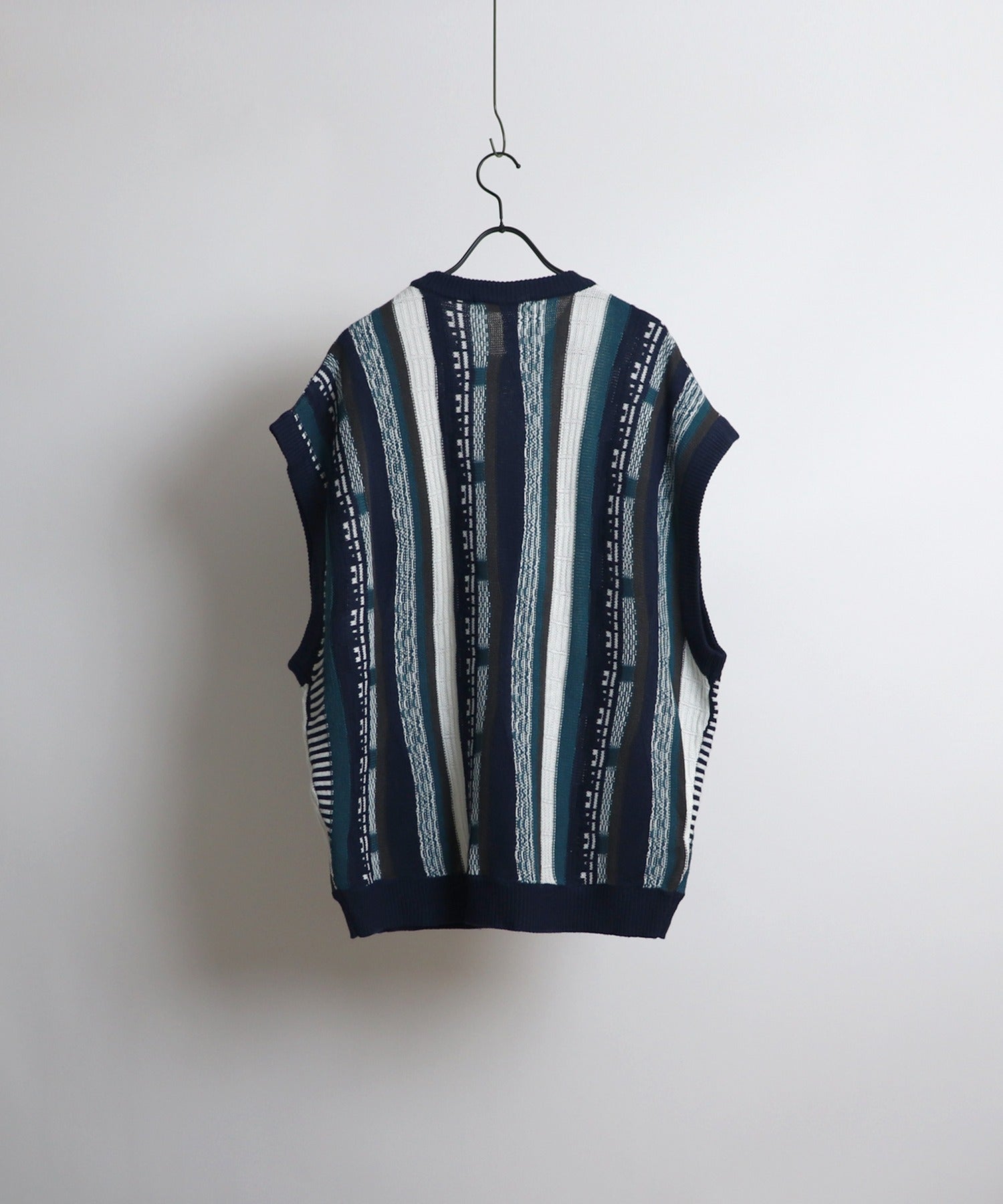 ヴィンテージライク レトロジャガードストライプ柄 3Dニット ビッグシルエット ニットベスト