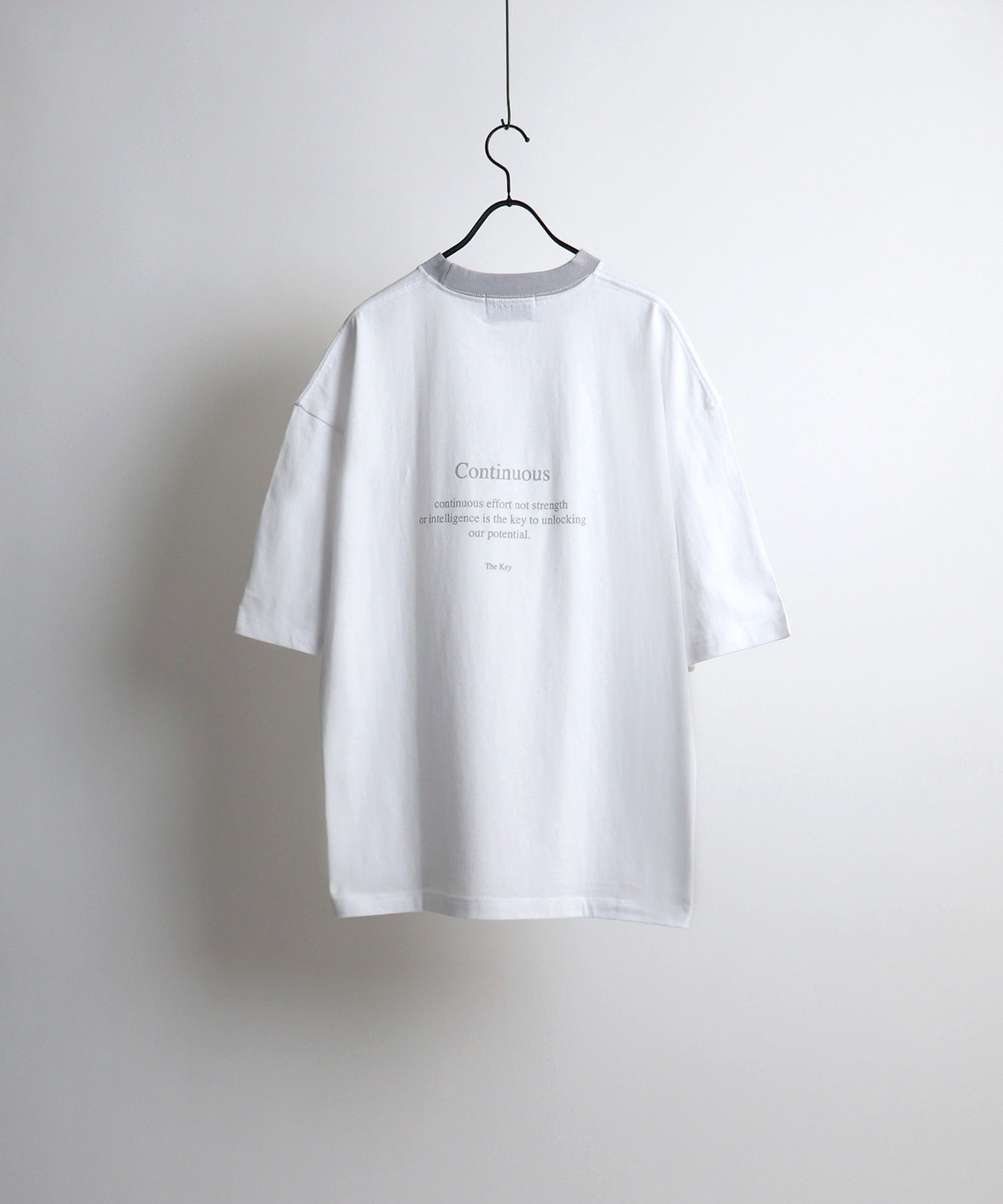 ボックスロゴルーズTシャツ