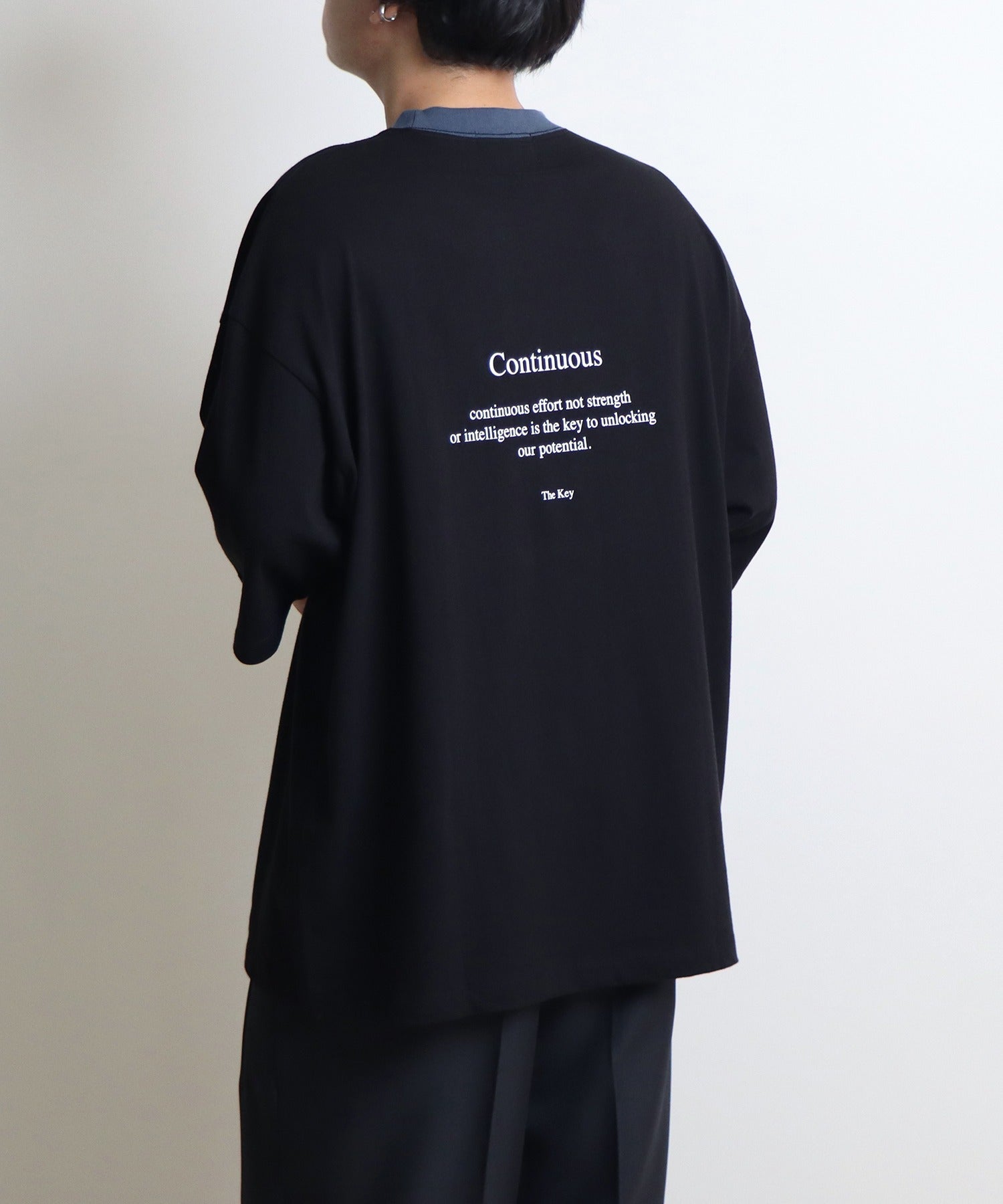 ボックスロゴルーズTシャツ