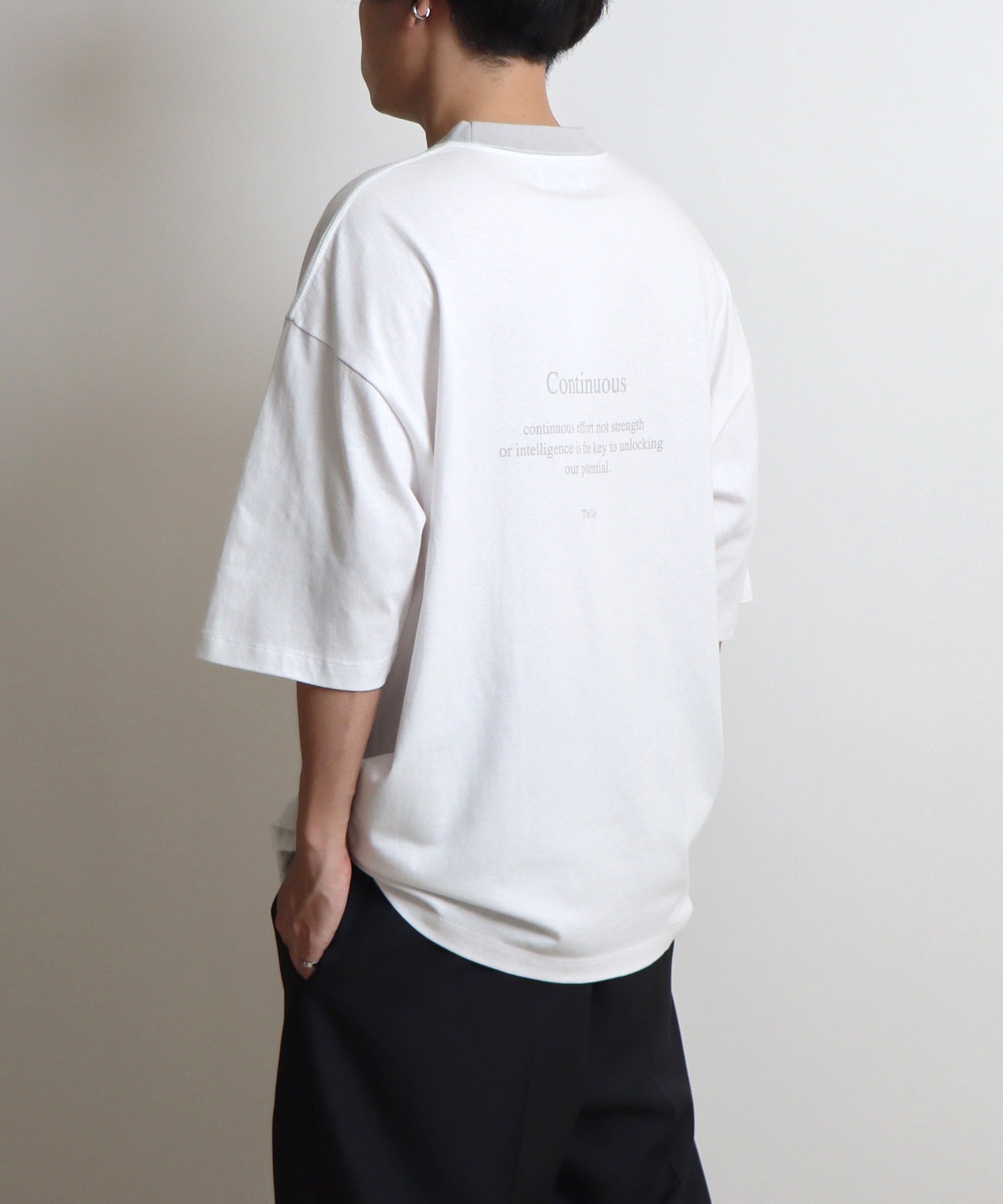 ボックスロゴルーズTシャツ