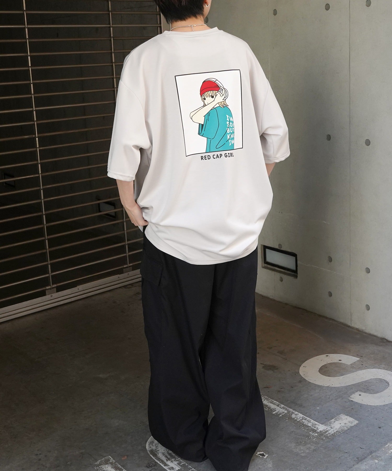 【RED CAP GIRL】 バックイラスト / ワンポイント刺繍 ドレープとろみ ポンチ ビッグシルエットプリントTシャツ 25SS