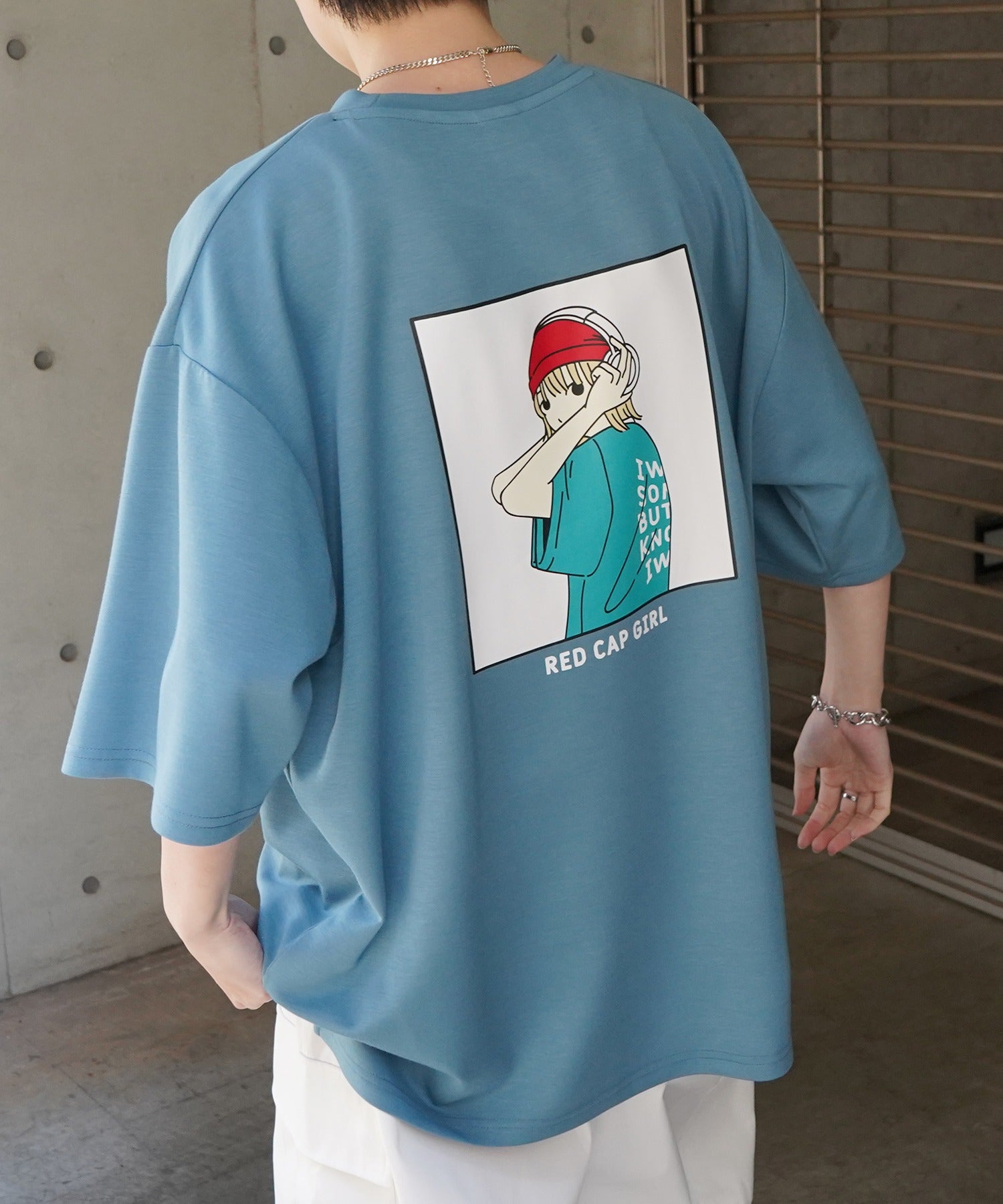【RED CAP GIRL】 バックイラスト / ワンポイント刺繍 ドレープとろみ ポンチ ビッグシルエットプリントTシャツ 25SS