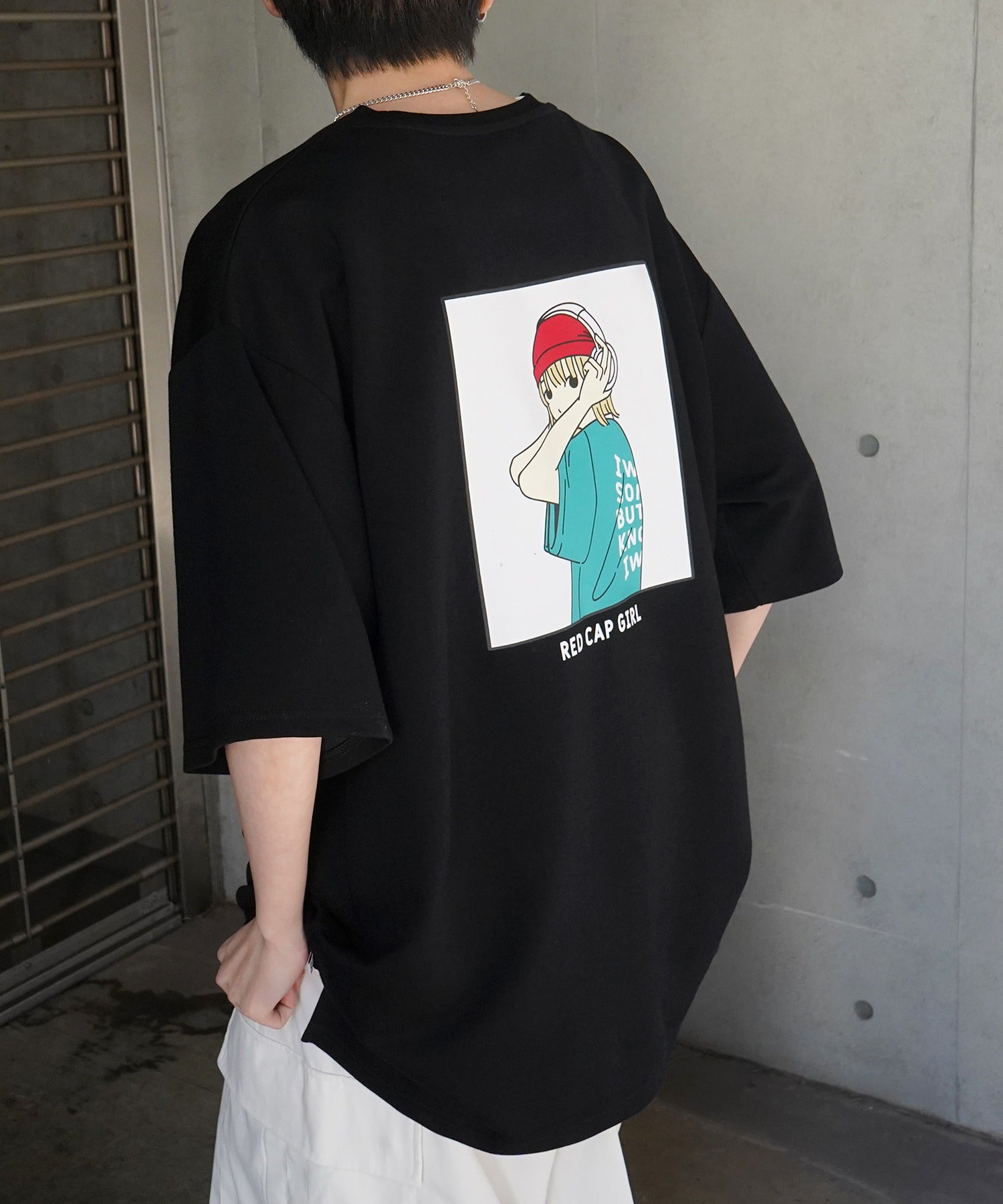 【RED CAP GIRL】 バックイラスト / ワンポイント刺繍 ドレープとろみ ポンチ ビッグシルエットプリントTシャツ 25SS