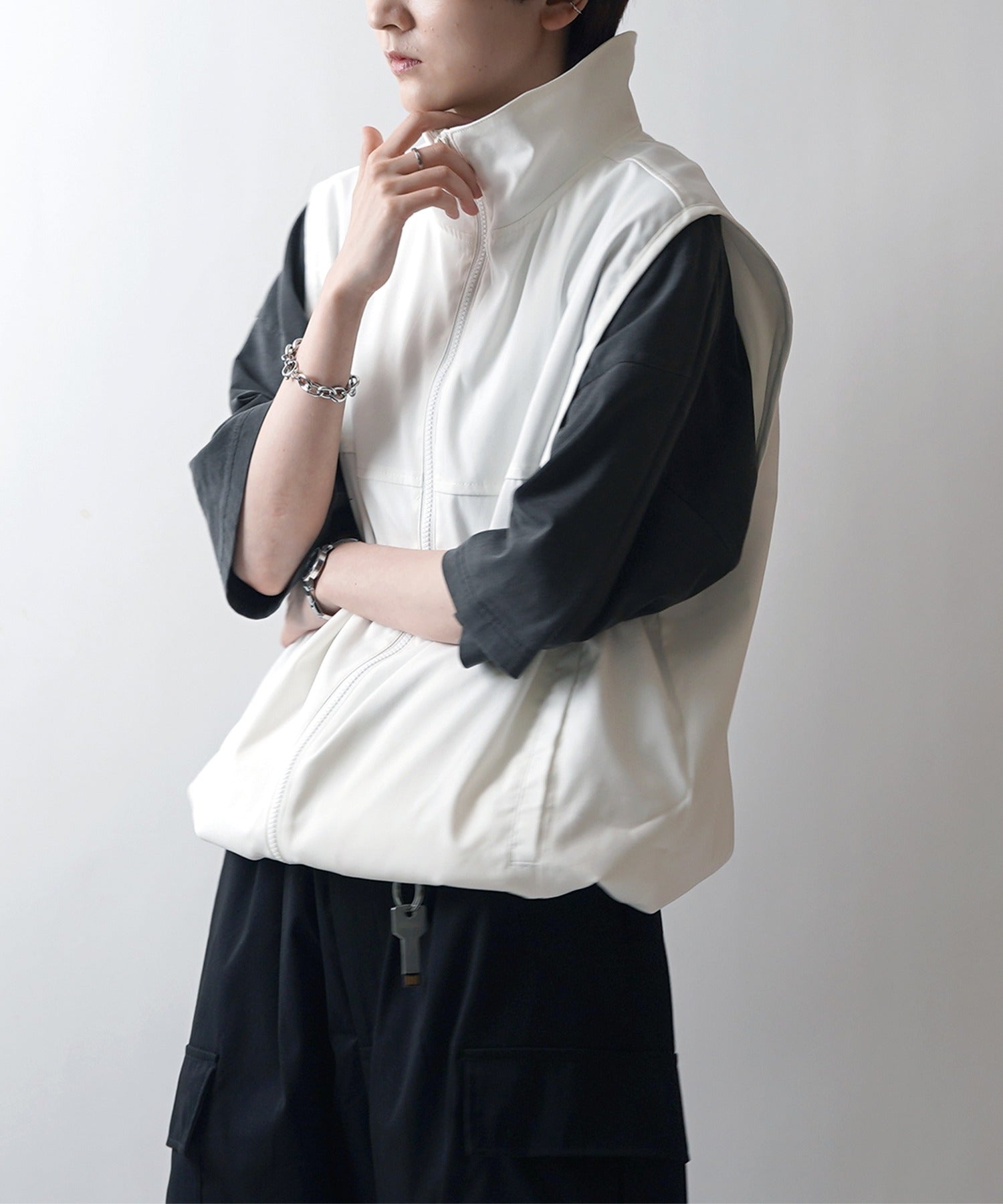 セットアップ対応 スタンドネック 裾ひもドロスト フルジップナイロンテックベスト