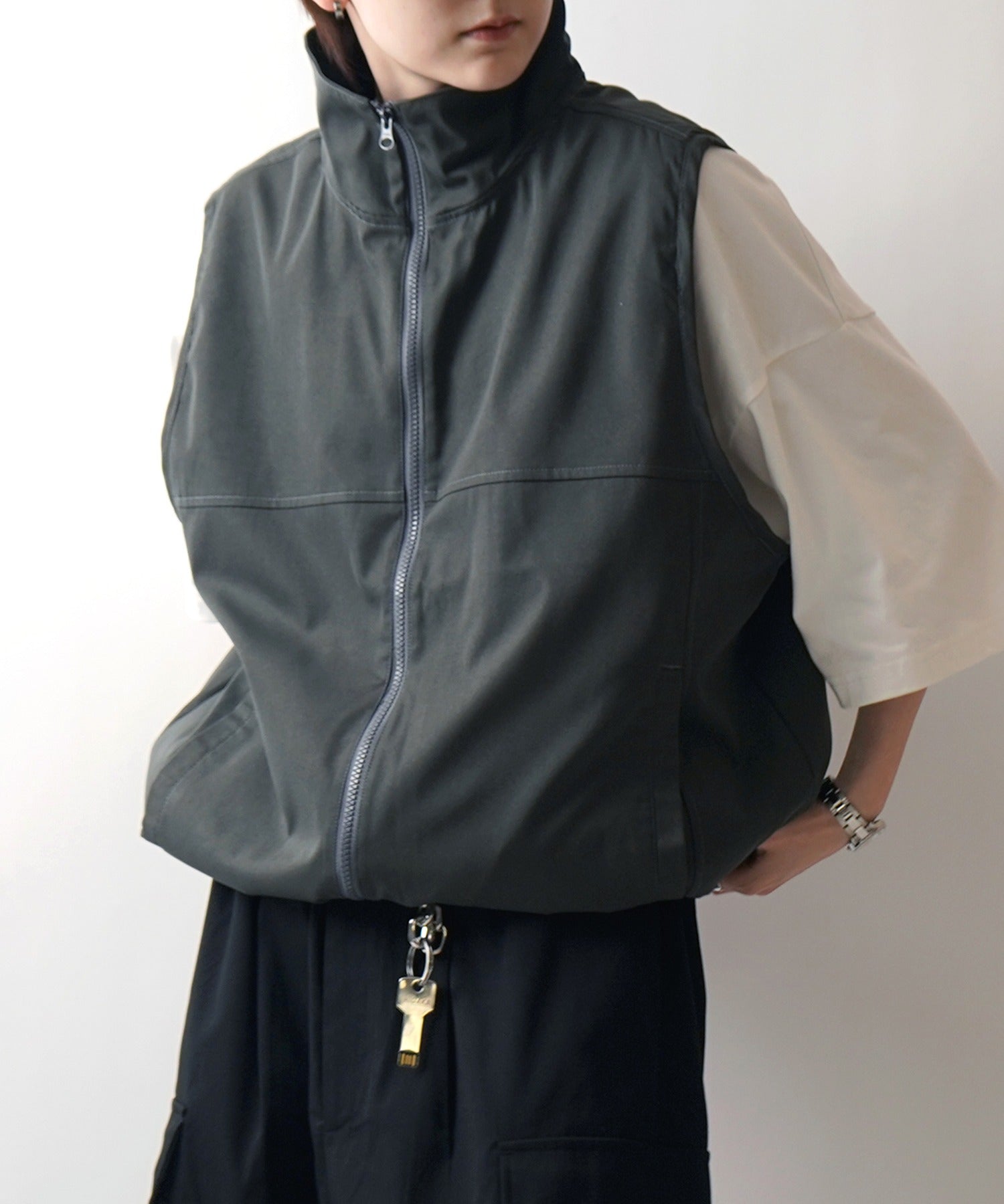 セットアップ対応 スタンドネック 裾ひもドロスト フルジップナイロンテックベスト