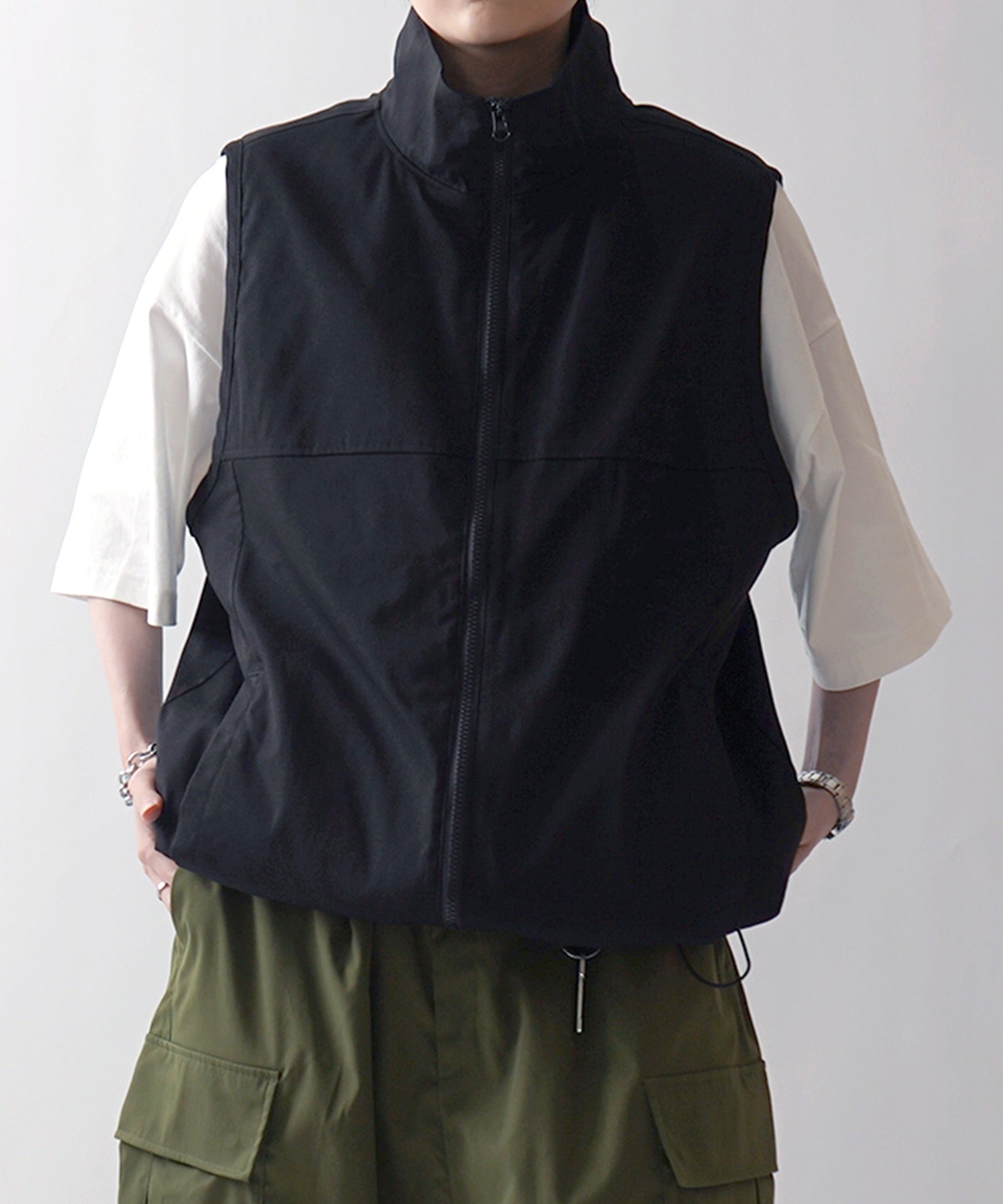 セットアップ対応 スタンドネック 裾ひもドロスト フルジップナイロンテックベスト