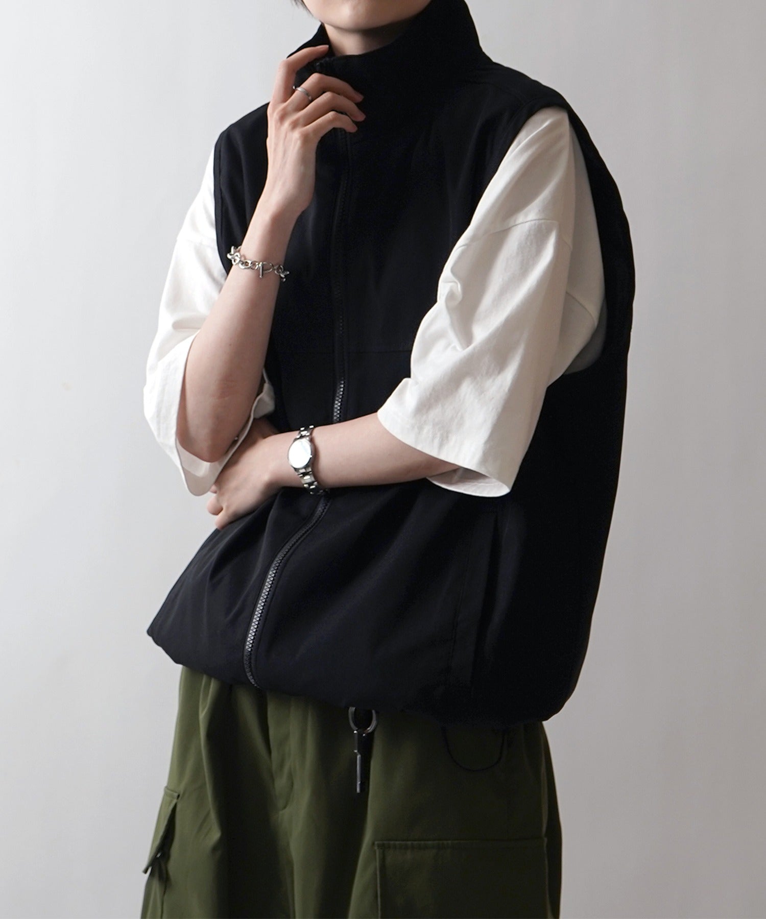 セットアップ対応 スタンドネック 裾ひもドロスト フルジップナイロンテックベスト