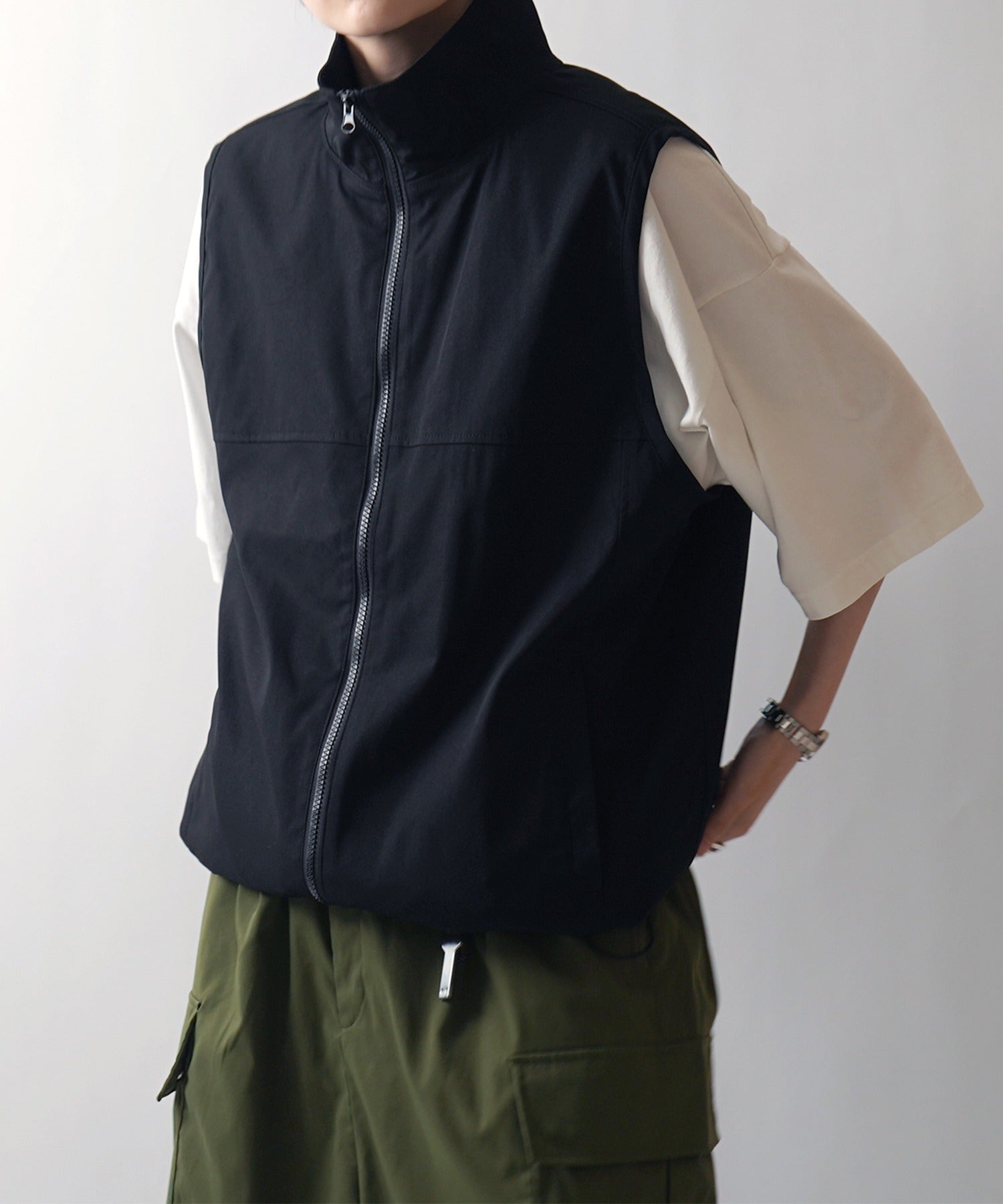 セットアップ対応 スタンドネック 裾ひもドロスト フルジップナイロンテックベスト