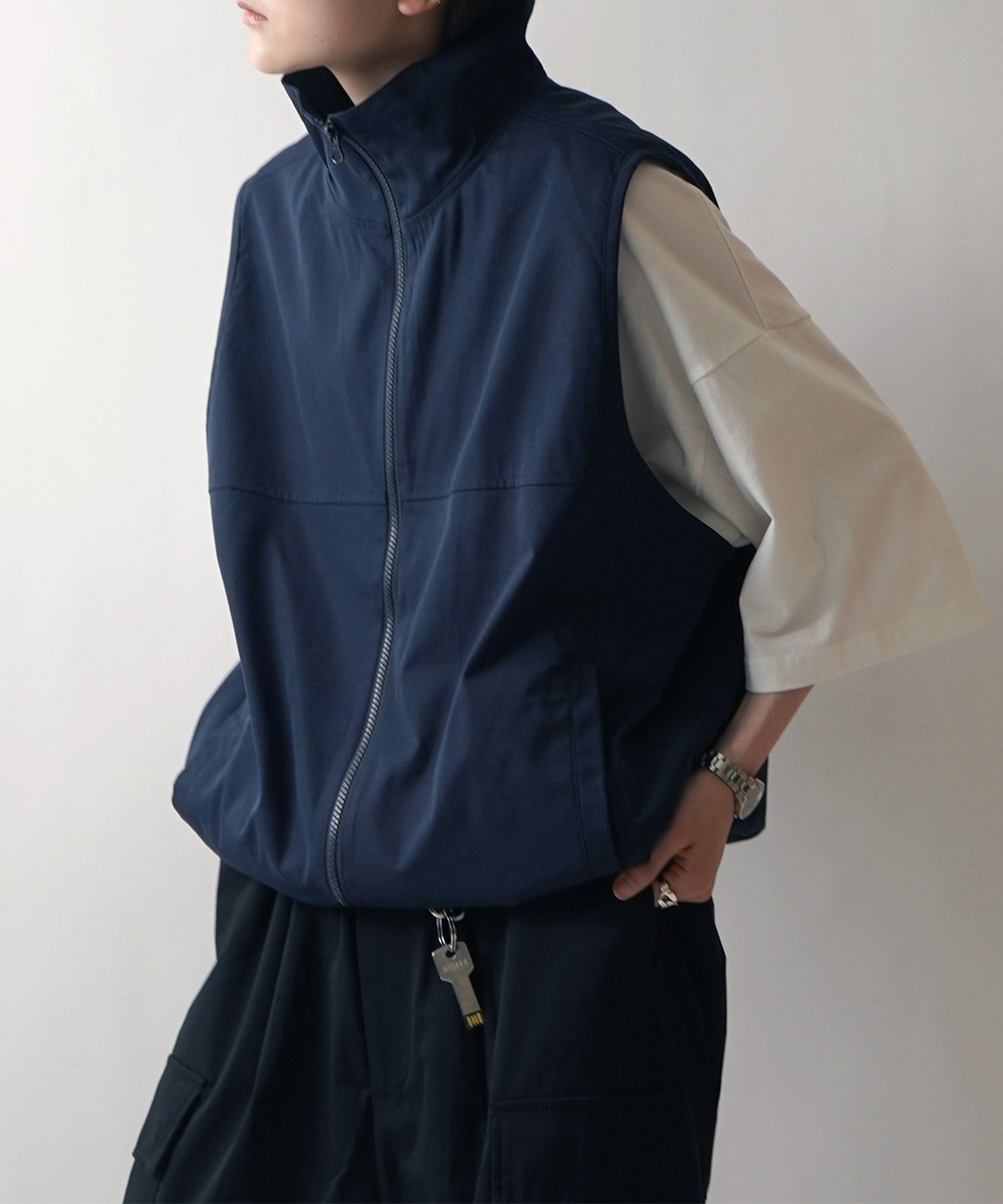 セットアップ対応 スタンドネック 裾ひもドロスト フルジップナイロンテックベスト