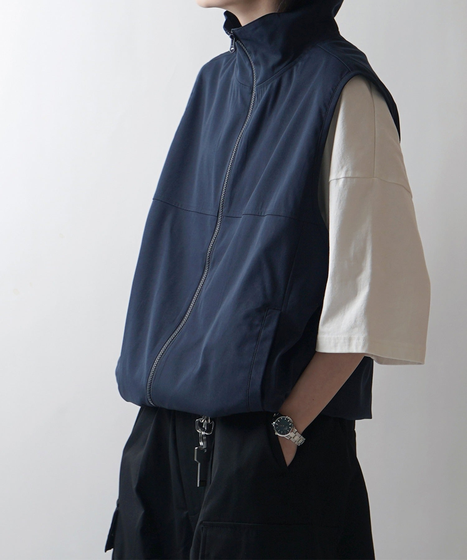 セットアップ対応 スタンドネック 裾ひもドロスト フルジップナイロンテックベスト