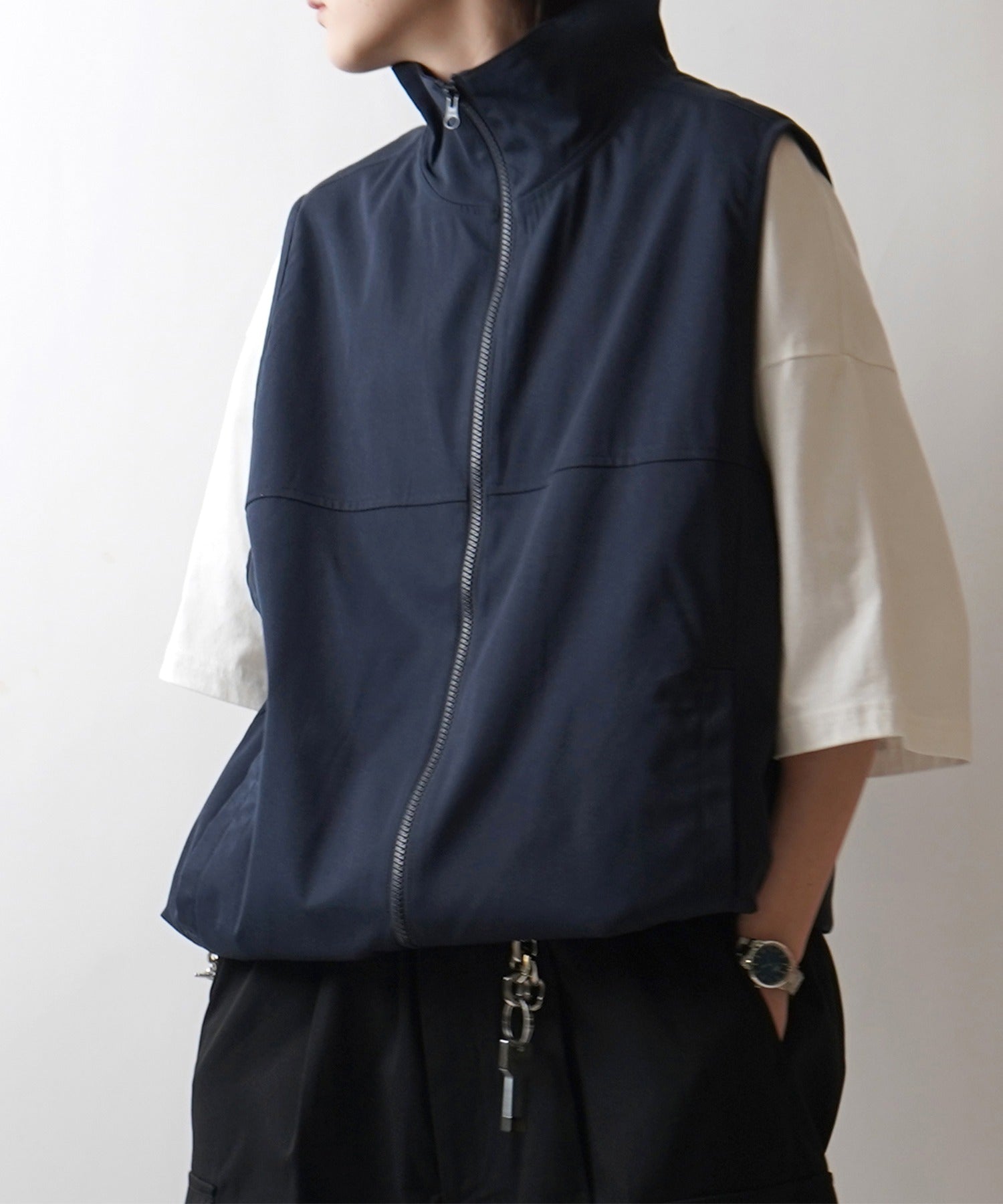 セットアップ対応 スタンドネック 裾ひもドロスト フルジップナイロンテックベスト