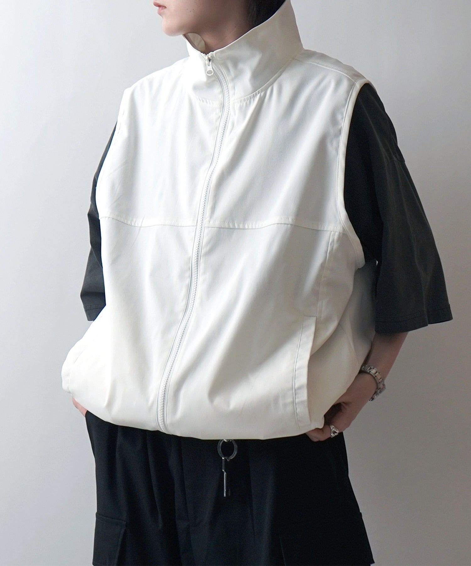 セットアップ対応 スタンドネック 裾ひもドロスト フルジップナイロンテックベスト