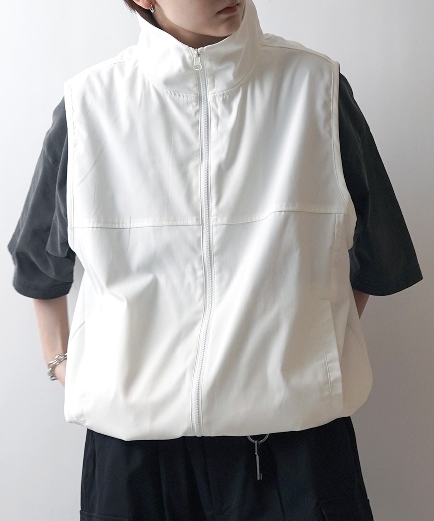 セットアップ対応 スタンドネック 裾ひもドロスト フルジップナイロンテックベスト