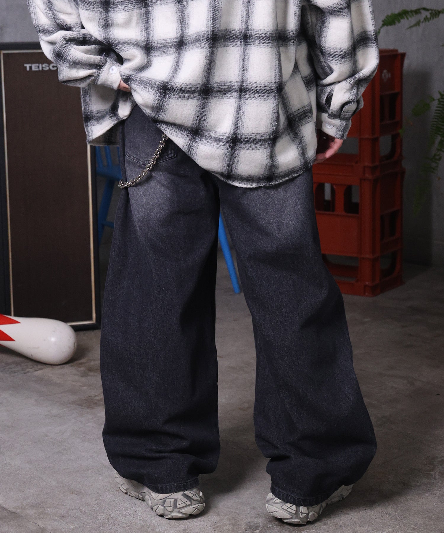 バレルレッグ ウォッシュ デニムパンツ