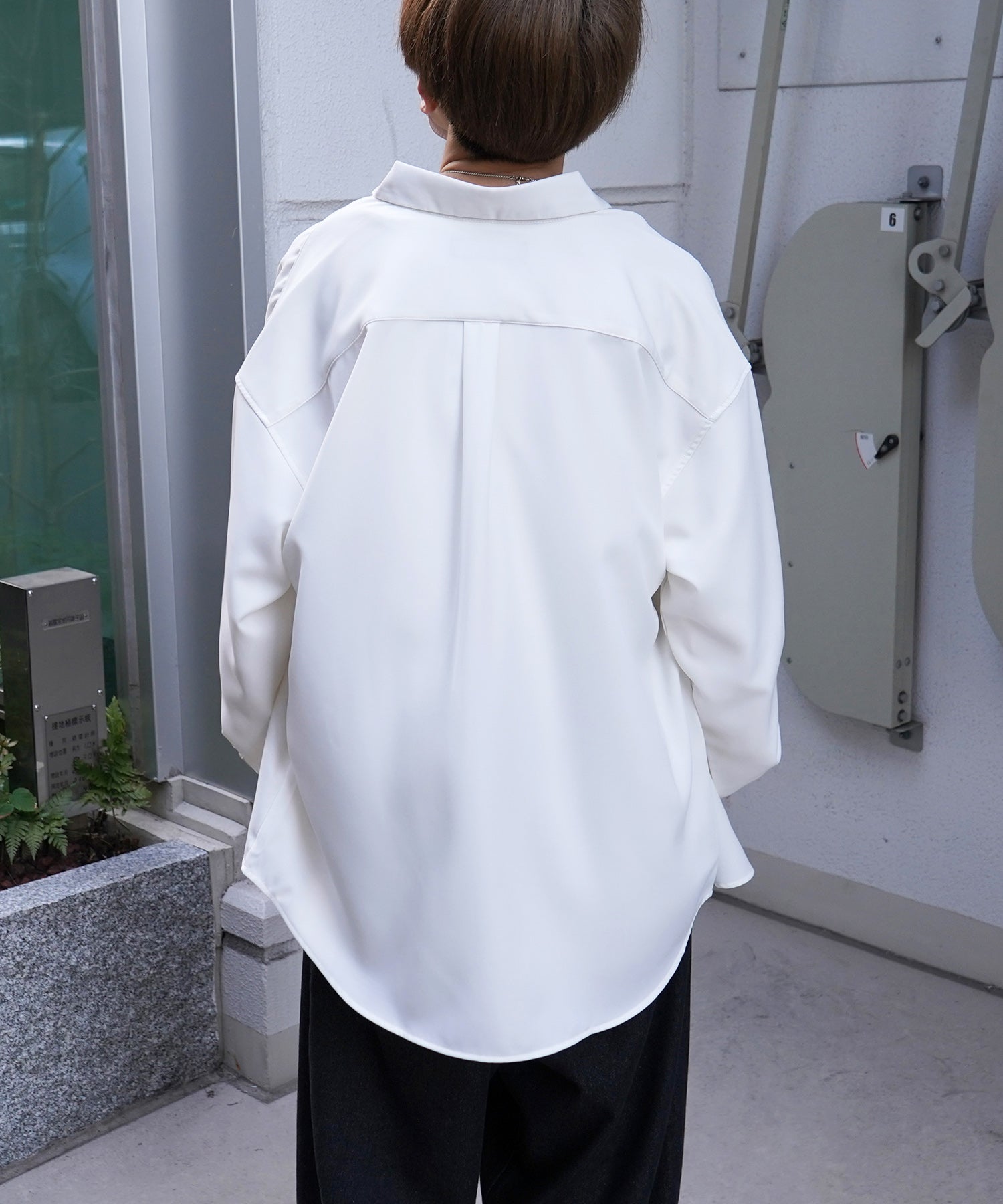 24SS ルーズシルエット ベーシック長袖シャツ